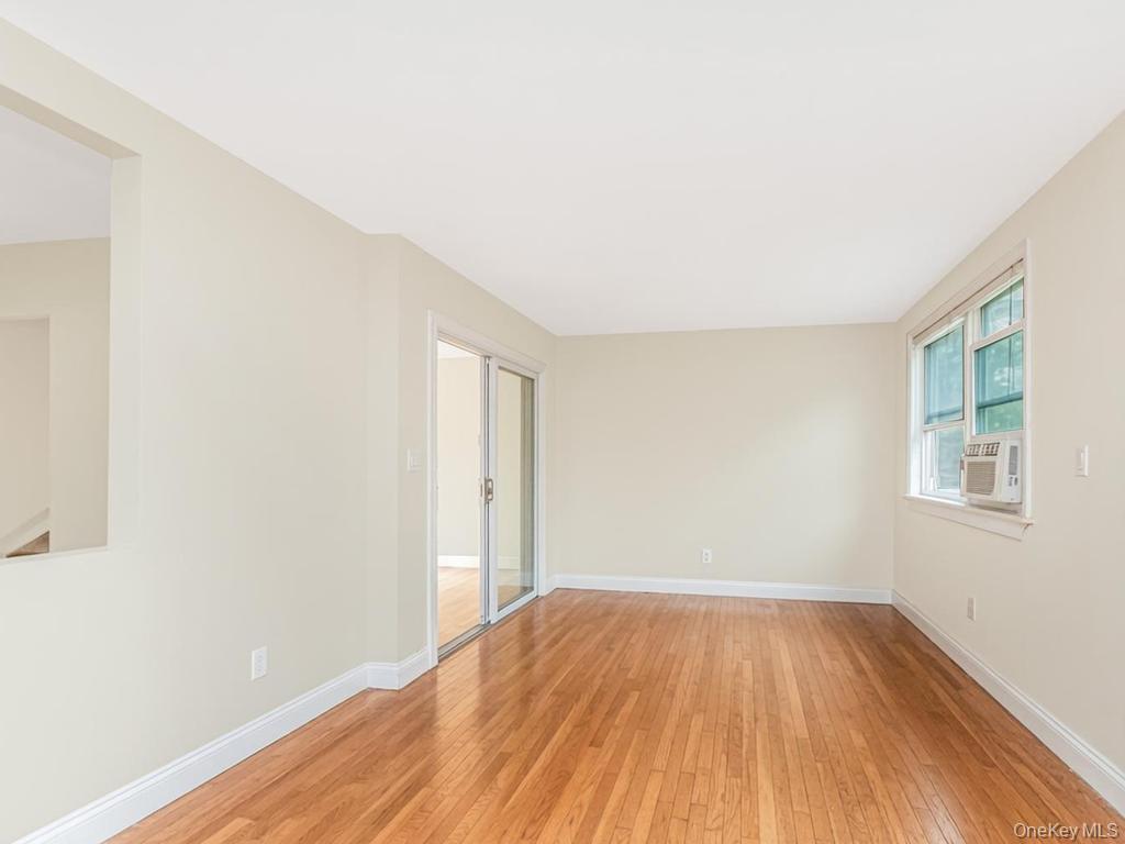 4004 Rombouts Avenue Property Photo 5