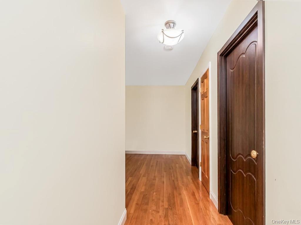 4004 Rombouts Avenue Property Photo 22