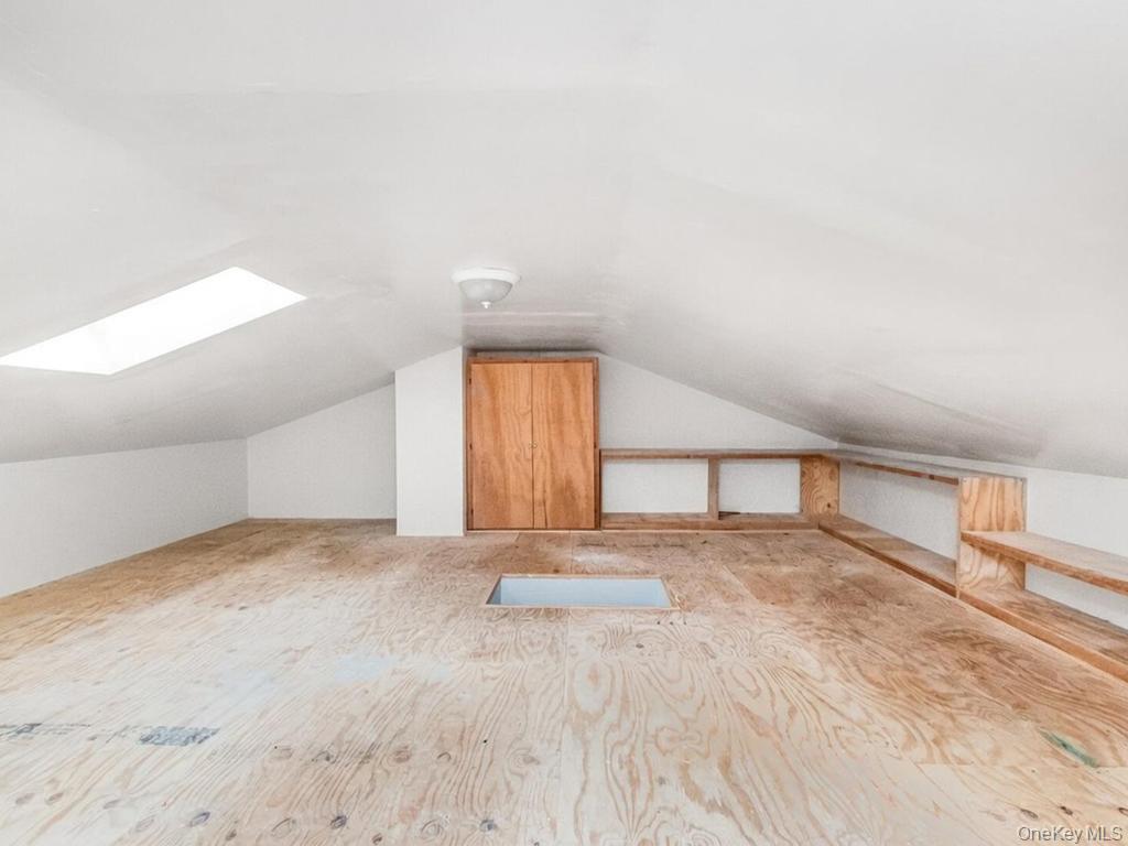 4004 Rombouts Avenue Property Photo 24