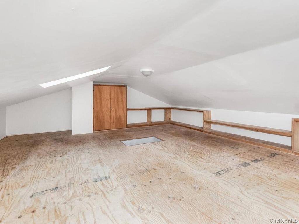 4004 Rombouts Avenue Property Photo 25