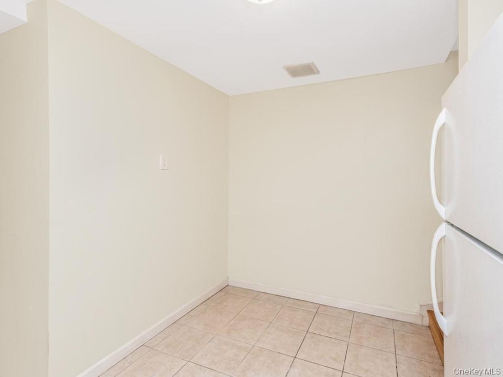 4004 Rombouts Avenue Property Photo 33