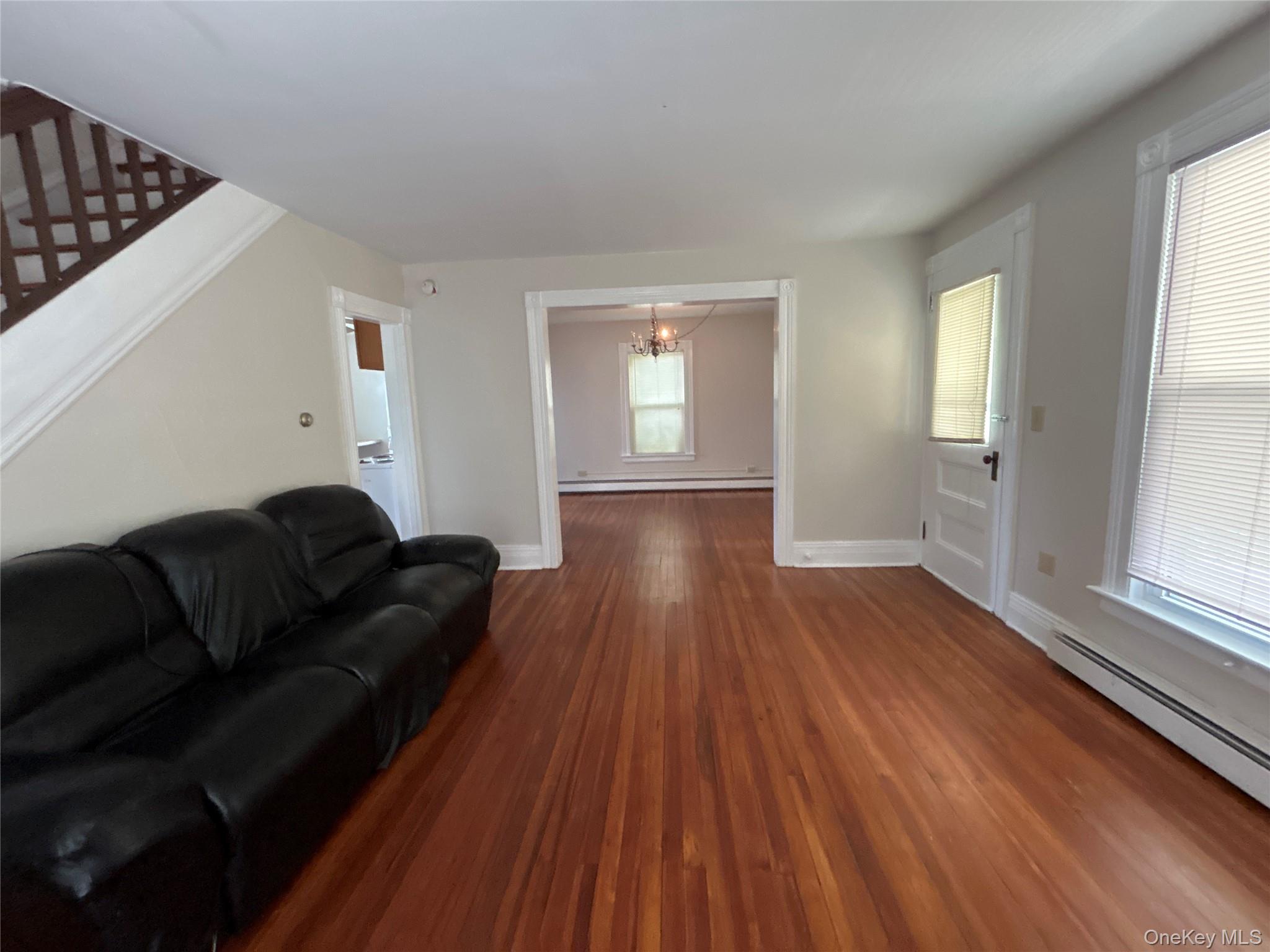 5851 S Elm Avenue Property Photo 3