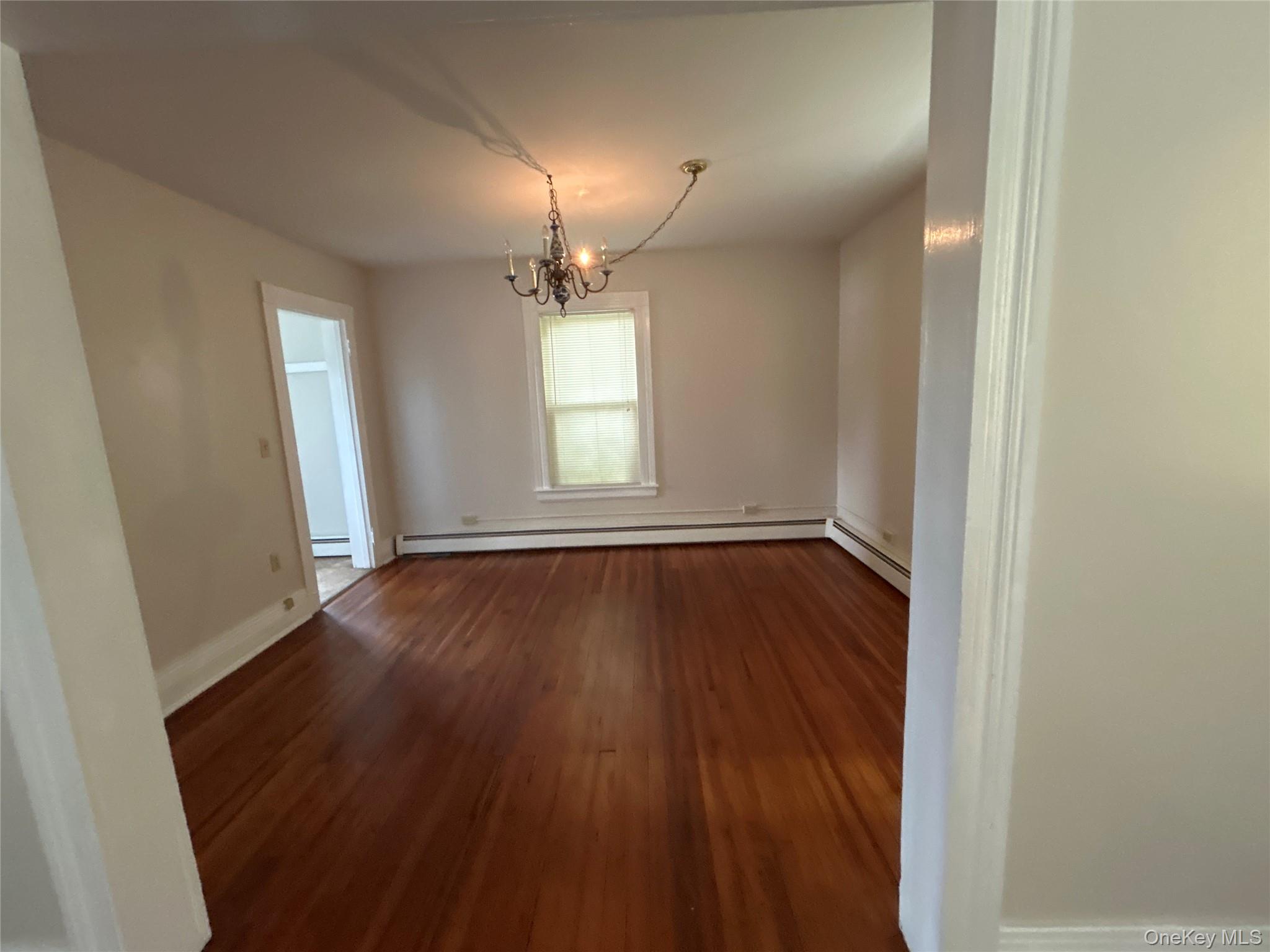 5851 S Elm Avenue Property Photo 4