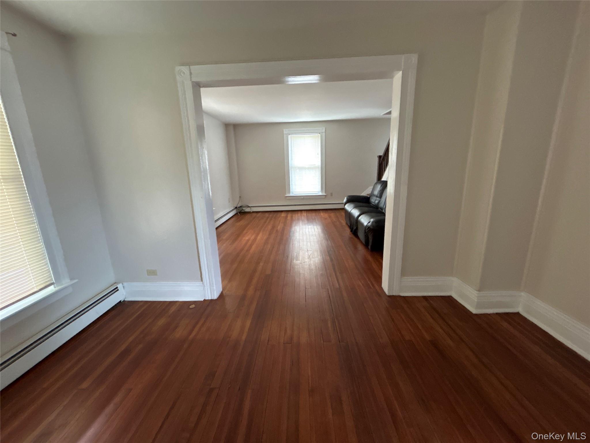 5851 S Elm Avenue Property Photo 5