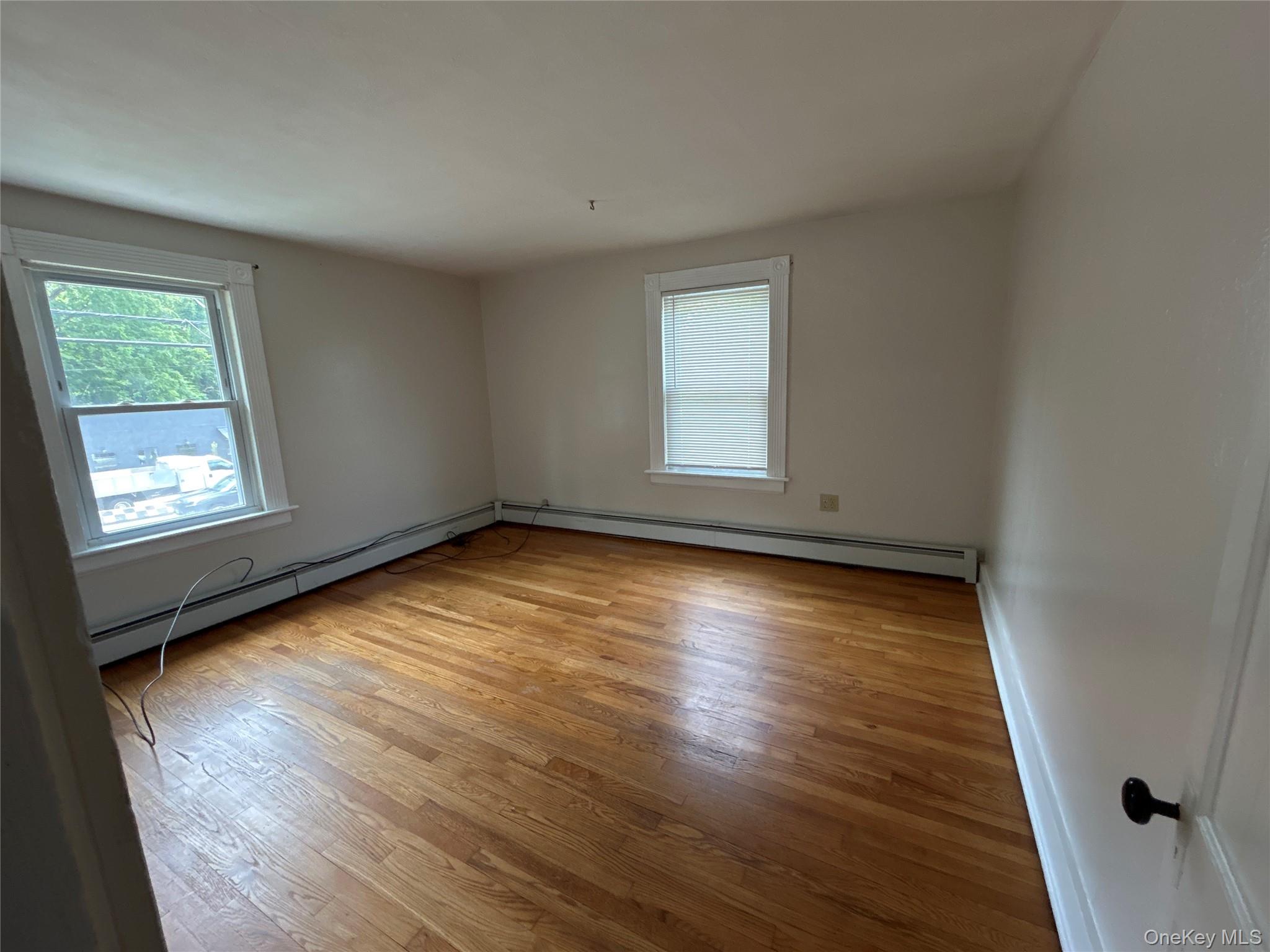 5851 S Elm Avenue Property Photo 8