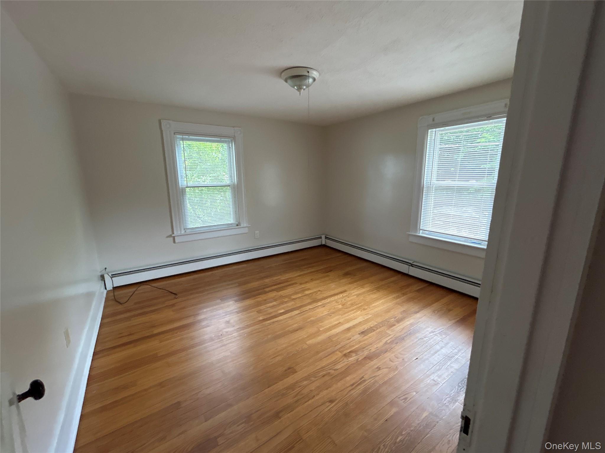5851 S Elm Avenue Property Photo 9