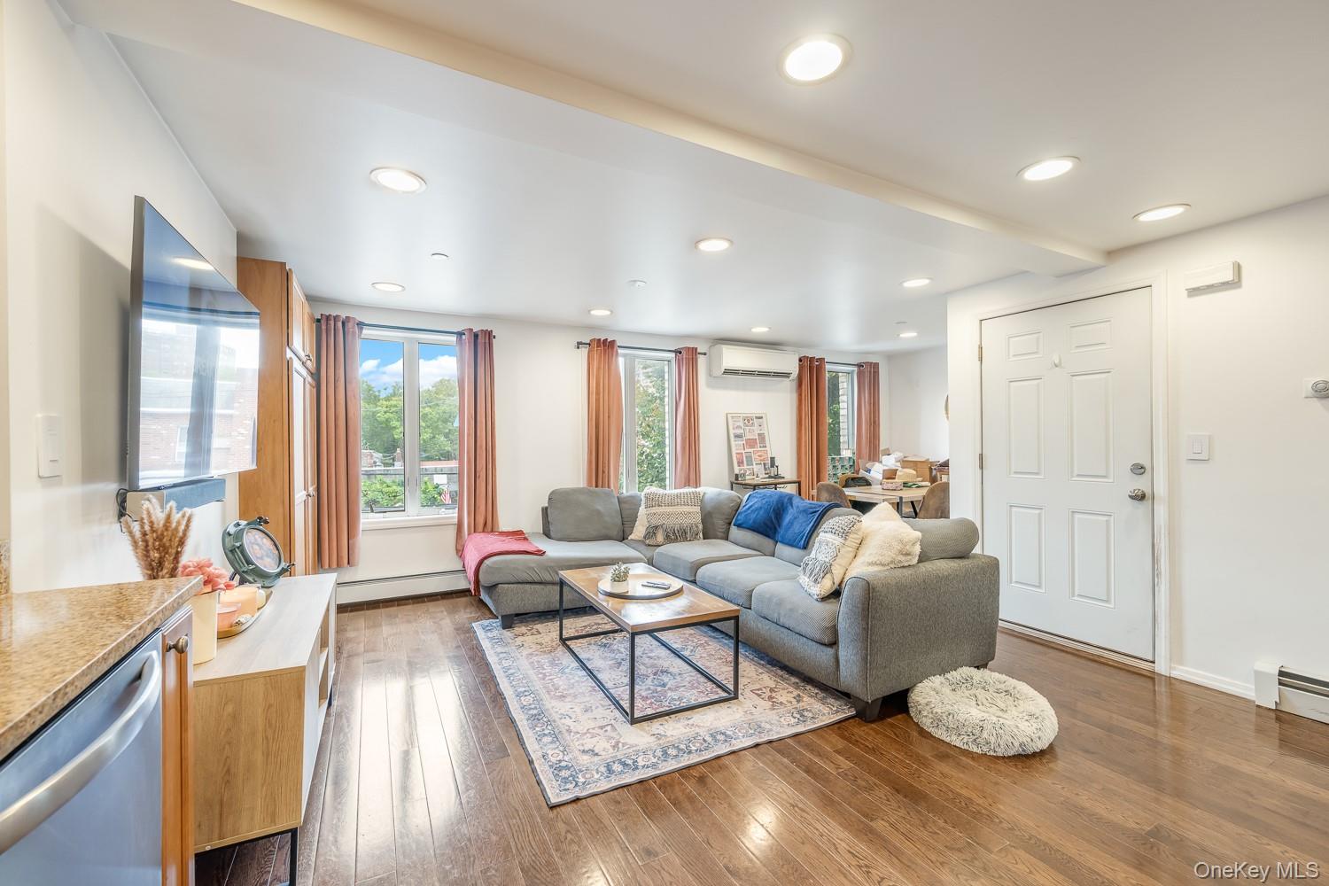 2105 33rd Avenue Property Photo 4