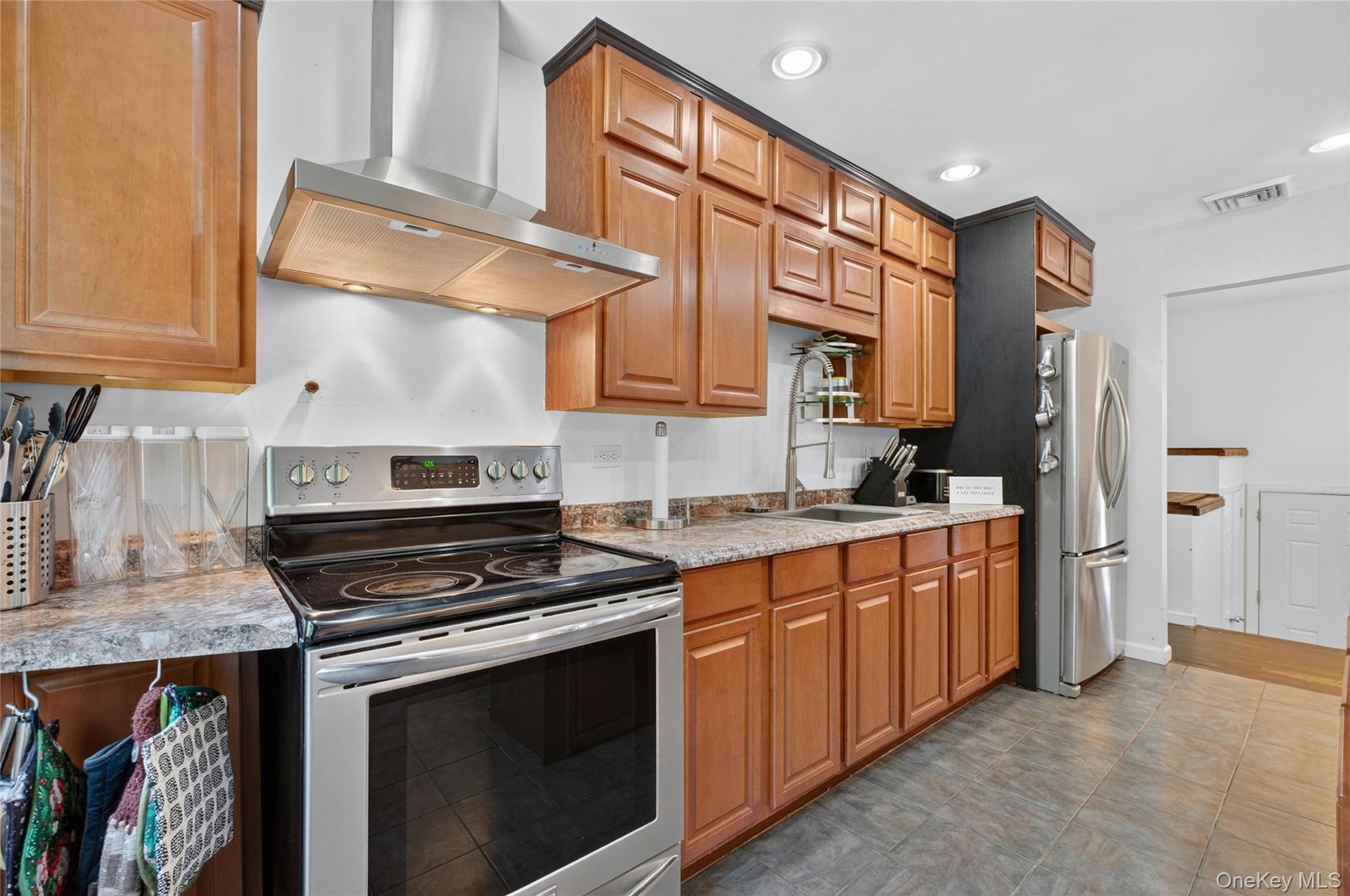 92 Boulevard Property Photo 11