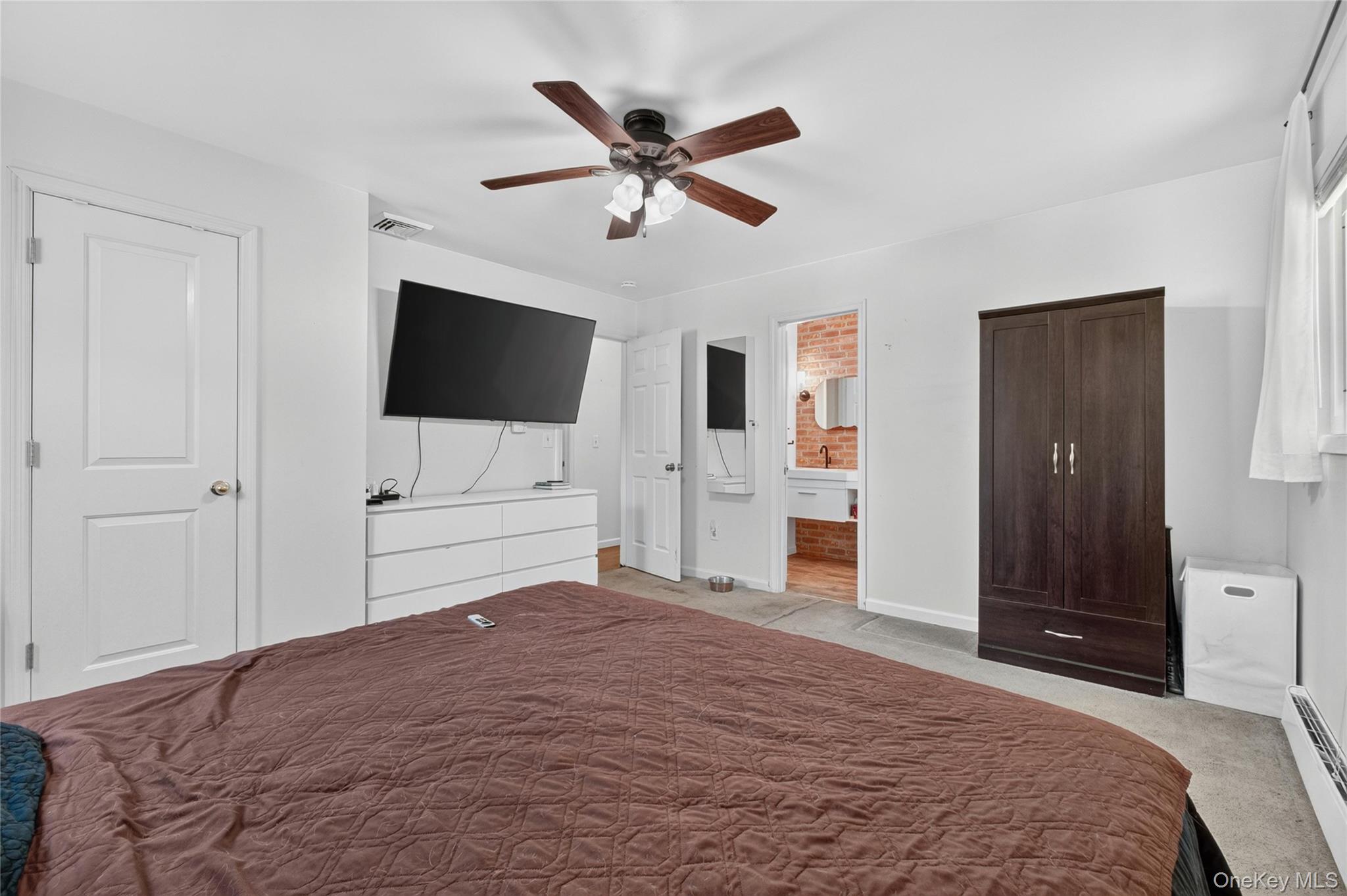 92 Boulevard Property Photo 17