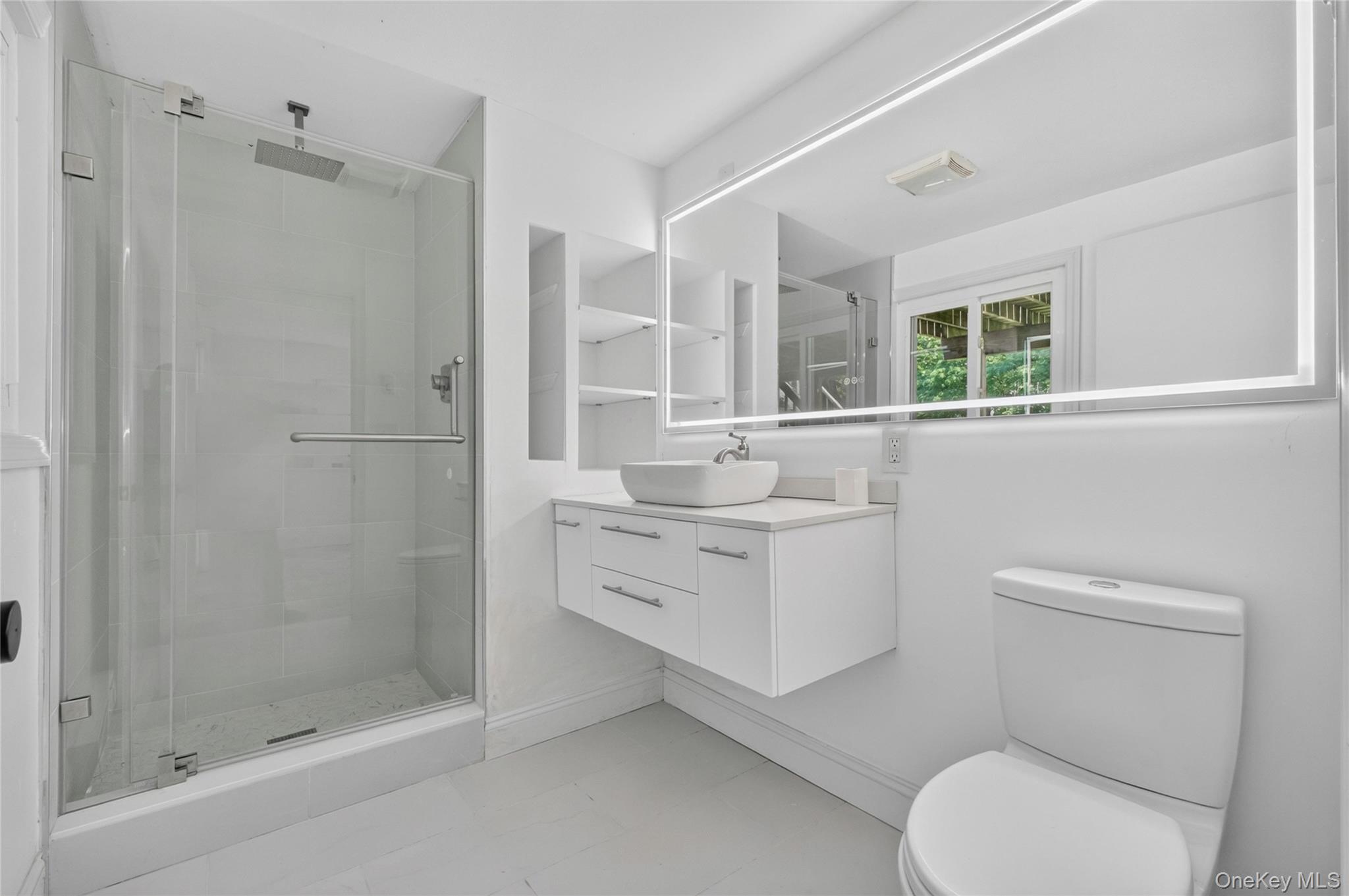92 Boulevard Property Photo 28