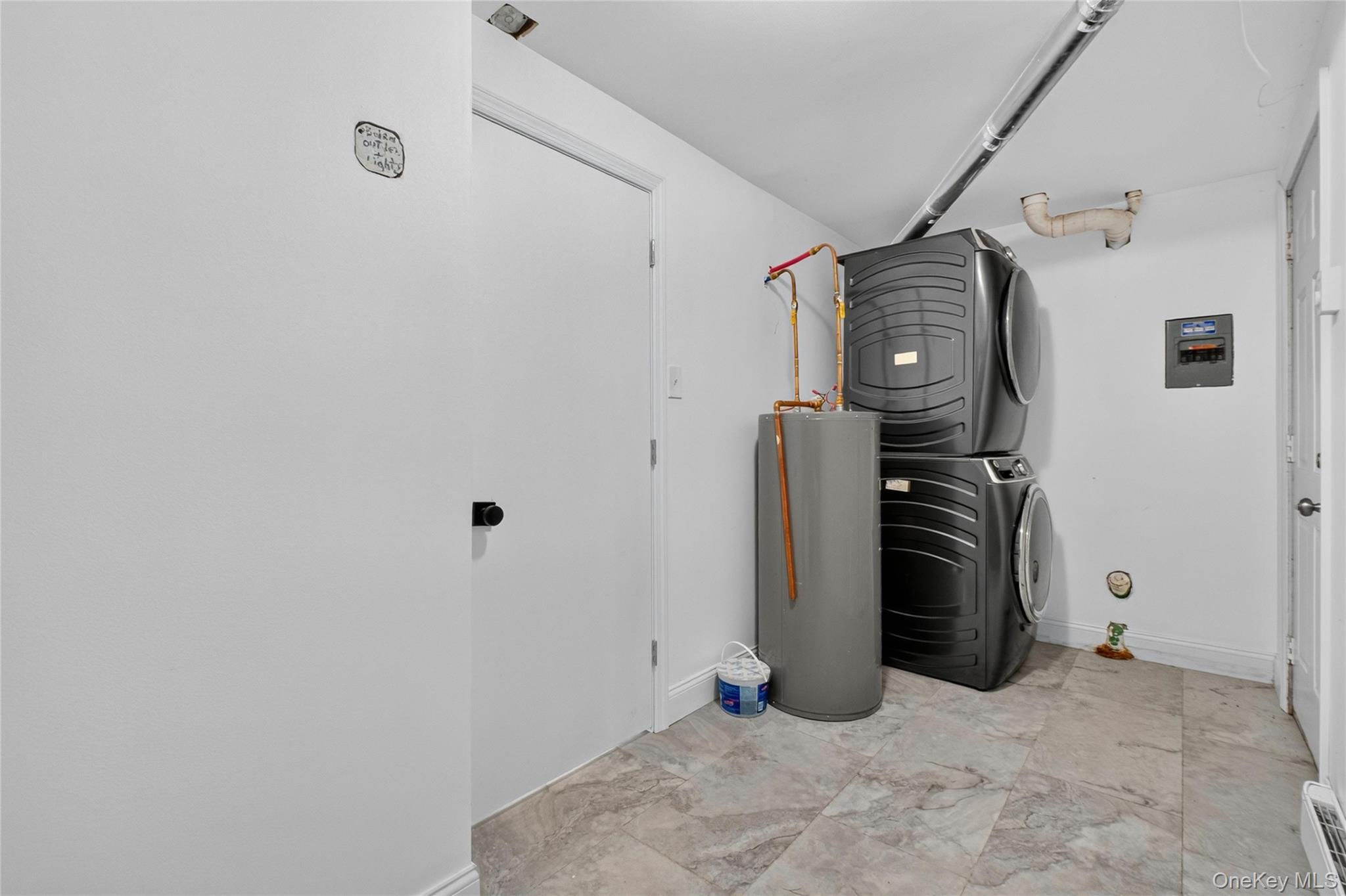 92 Boulevard Property Photo 32