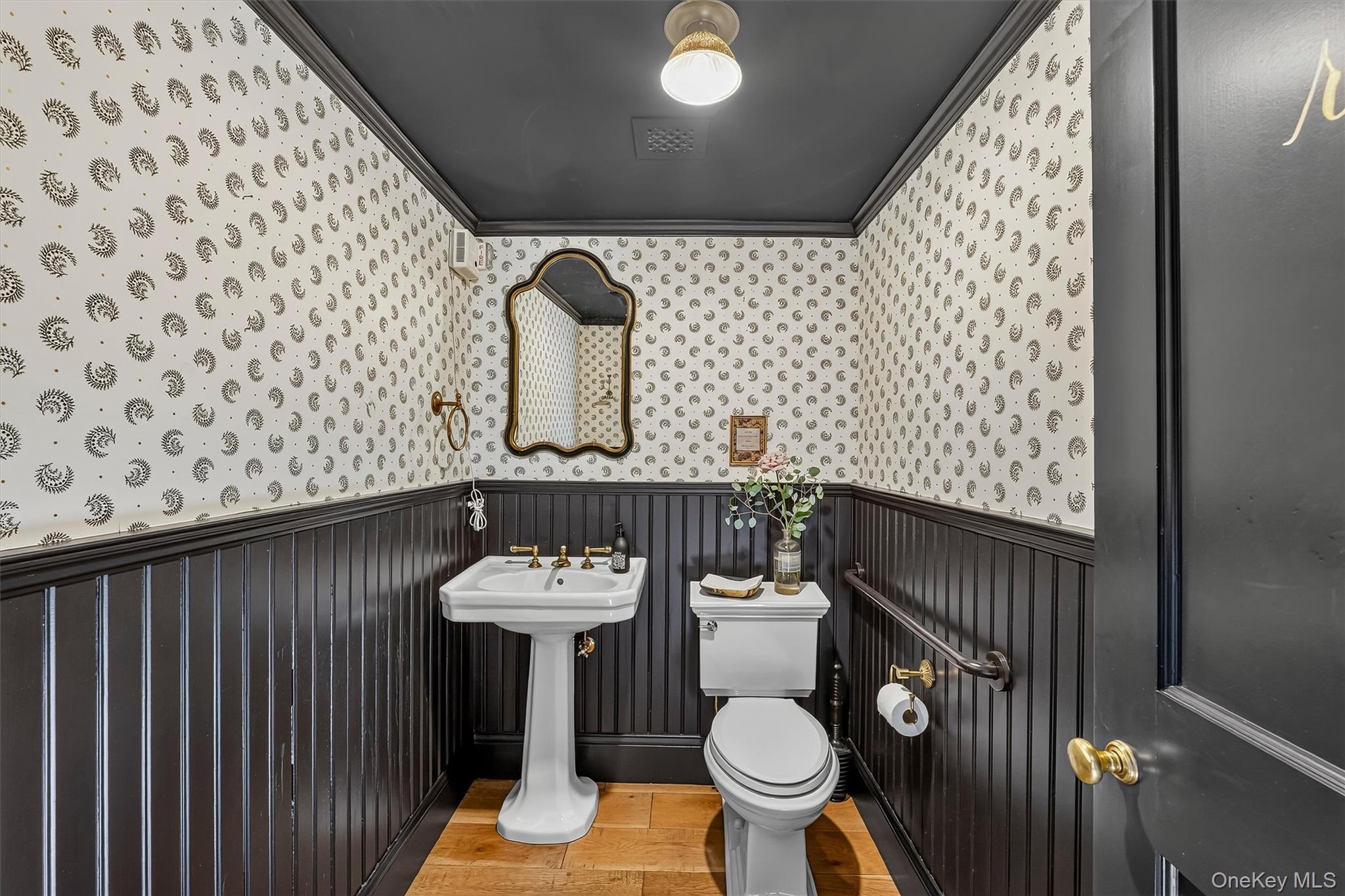 259 Westchester Avenue Property Photo 14
