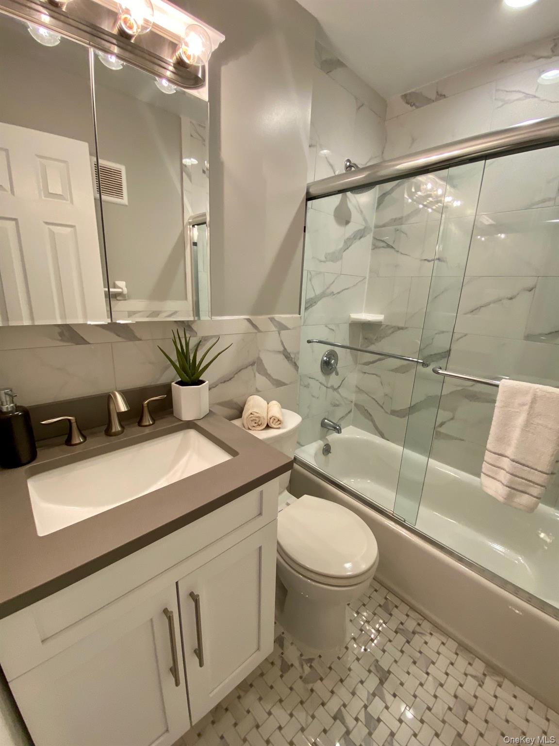 165 Westwood Drive 180 Property Photo 8