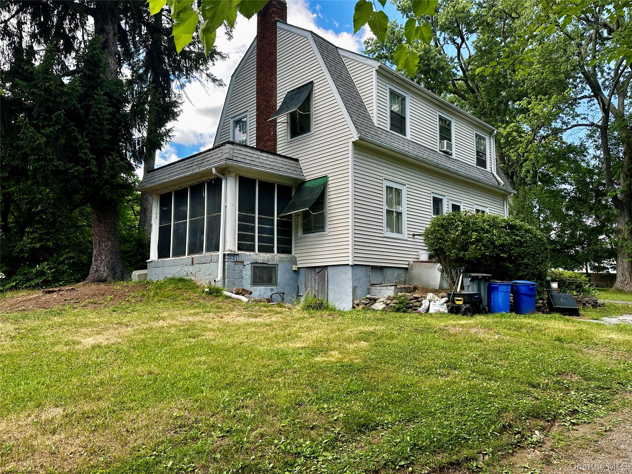 237 Windsor Highway Property Photo 3