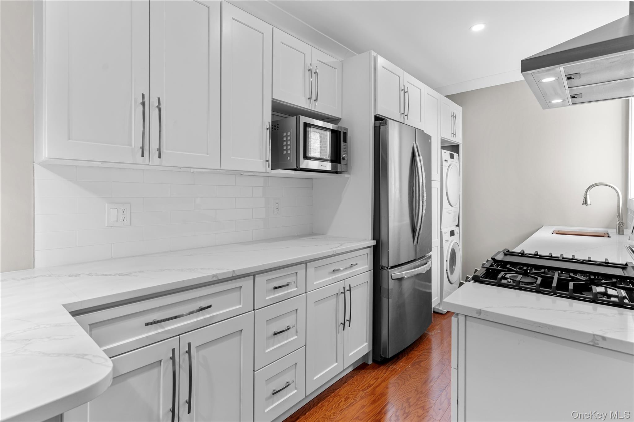 1133 Midland Avenue 6f Property Photo 3
