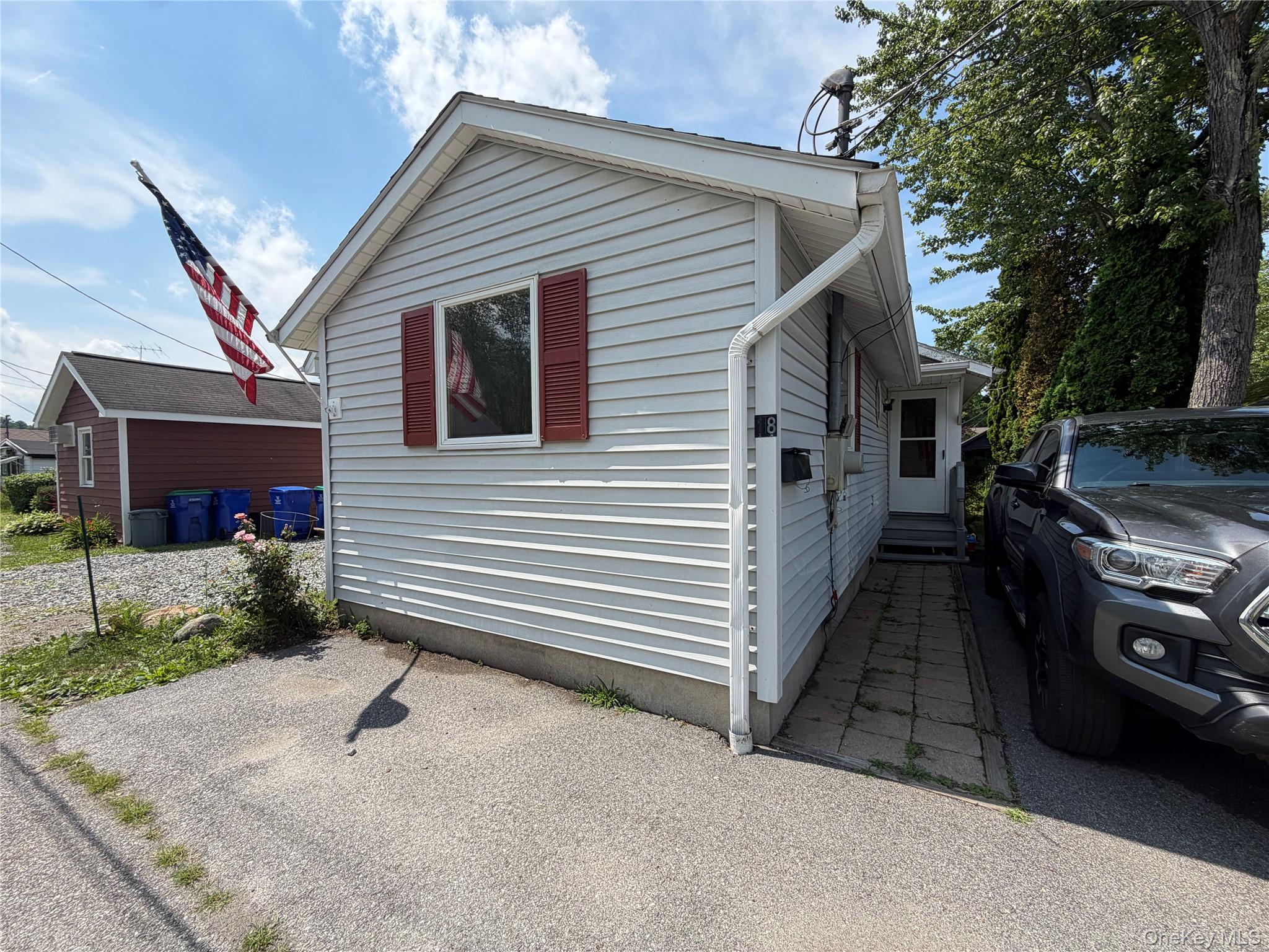 18 Cottage Lane Property Photo 1