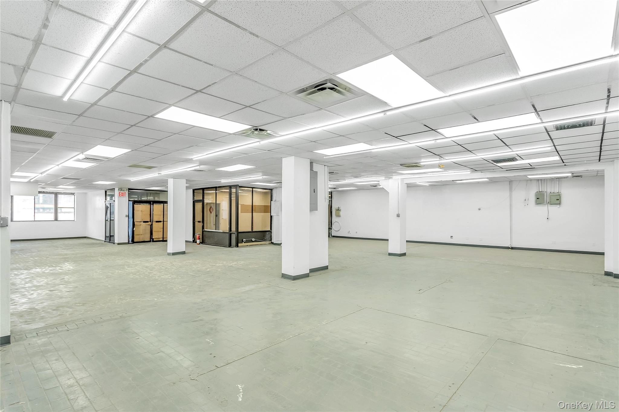 33-01 Queens Boulevard Street Property Photo 2