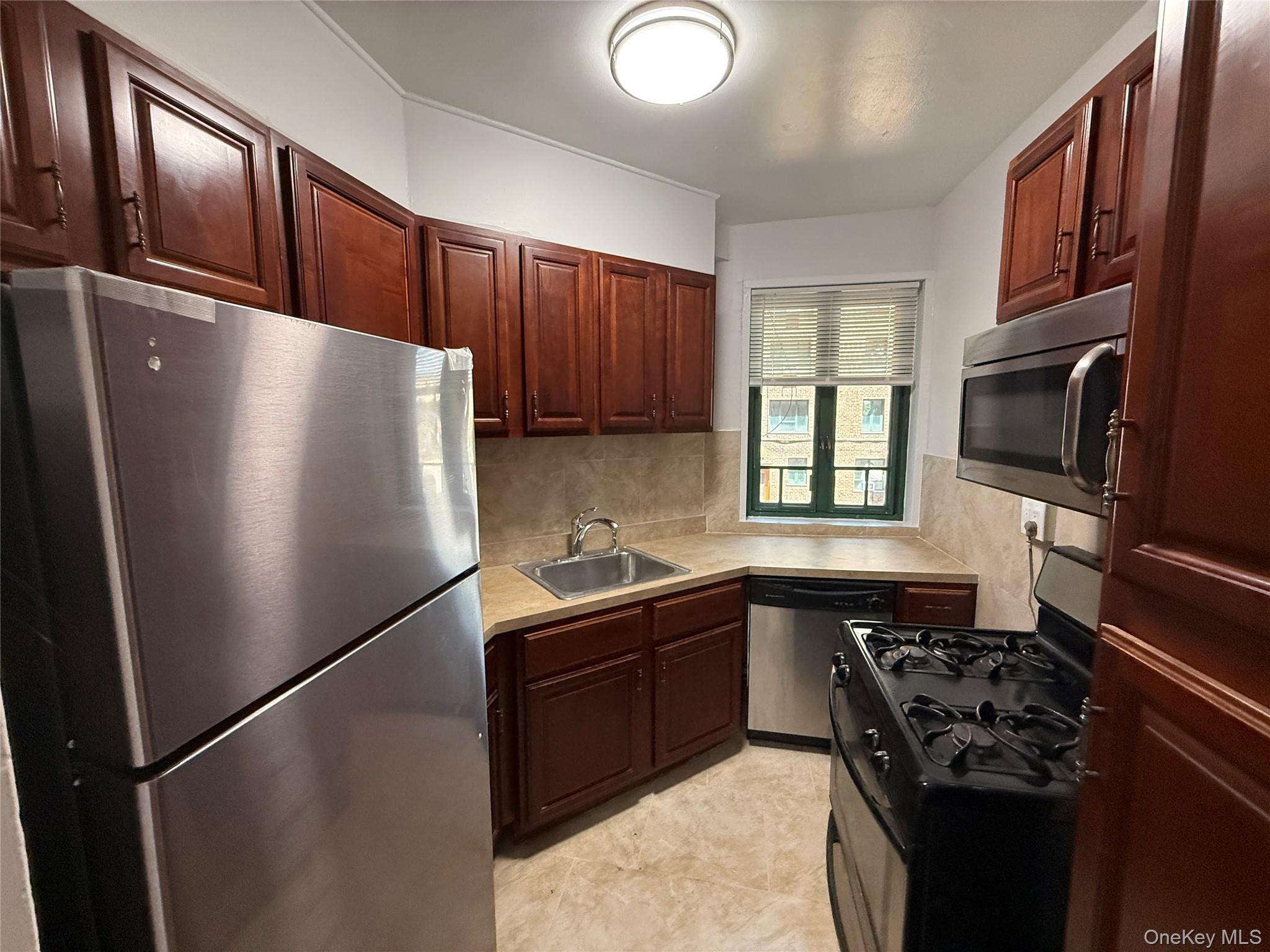 1725 Purdy Street 1c Property Photo 1