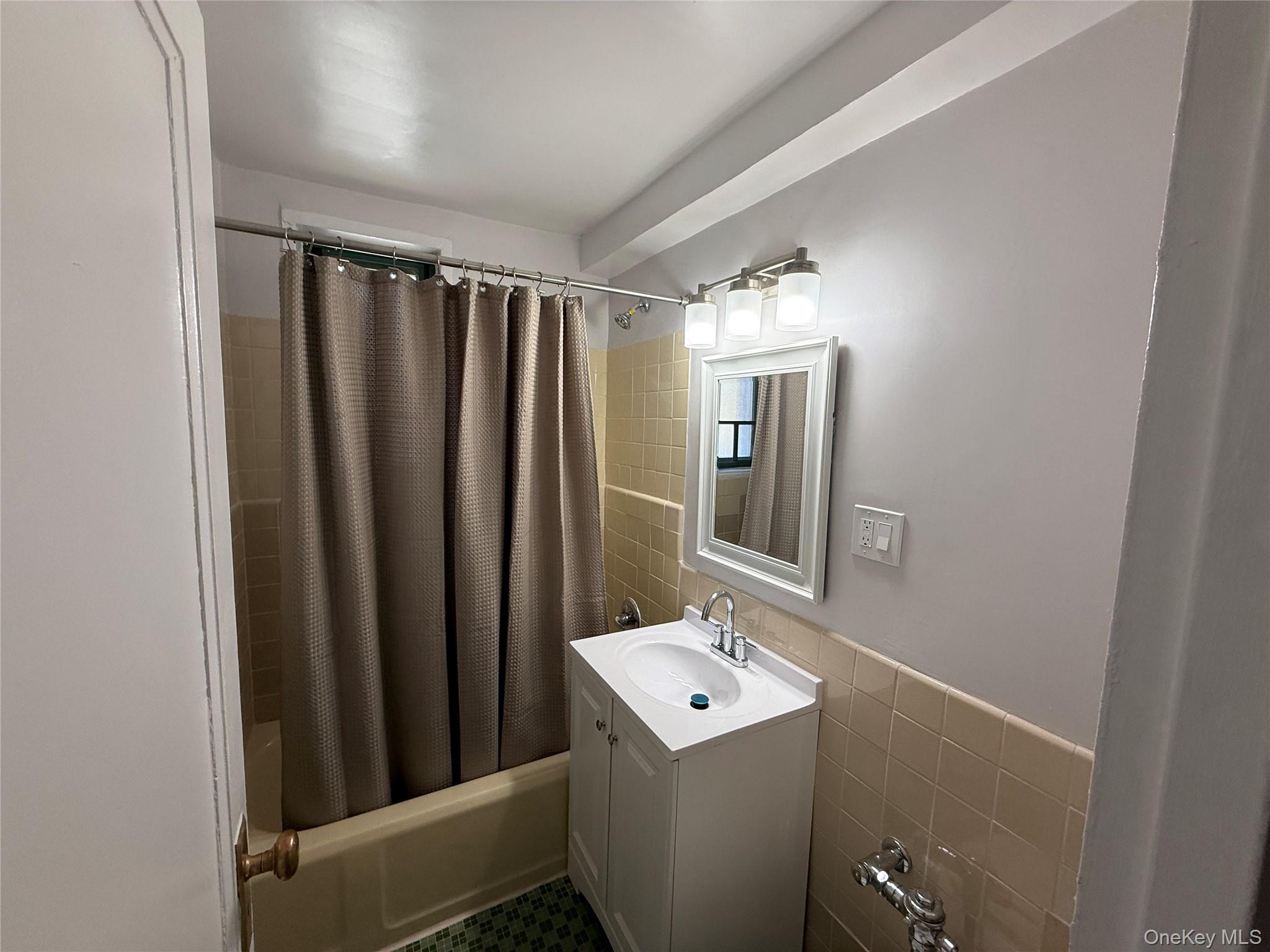 1725 Purdy Street 1c Property Photo 3