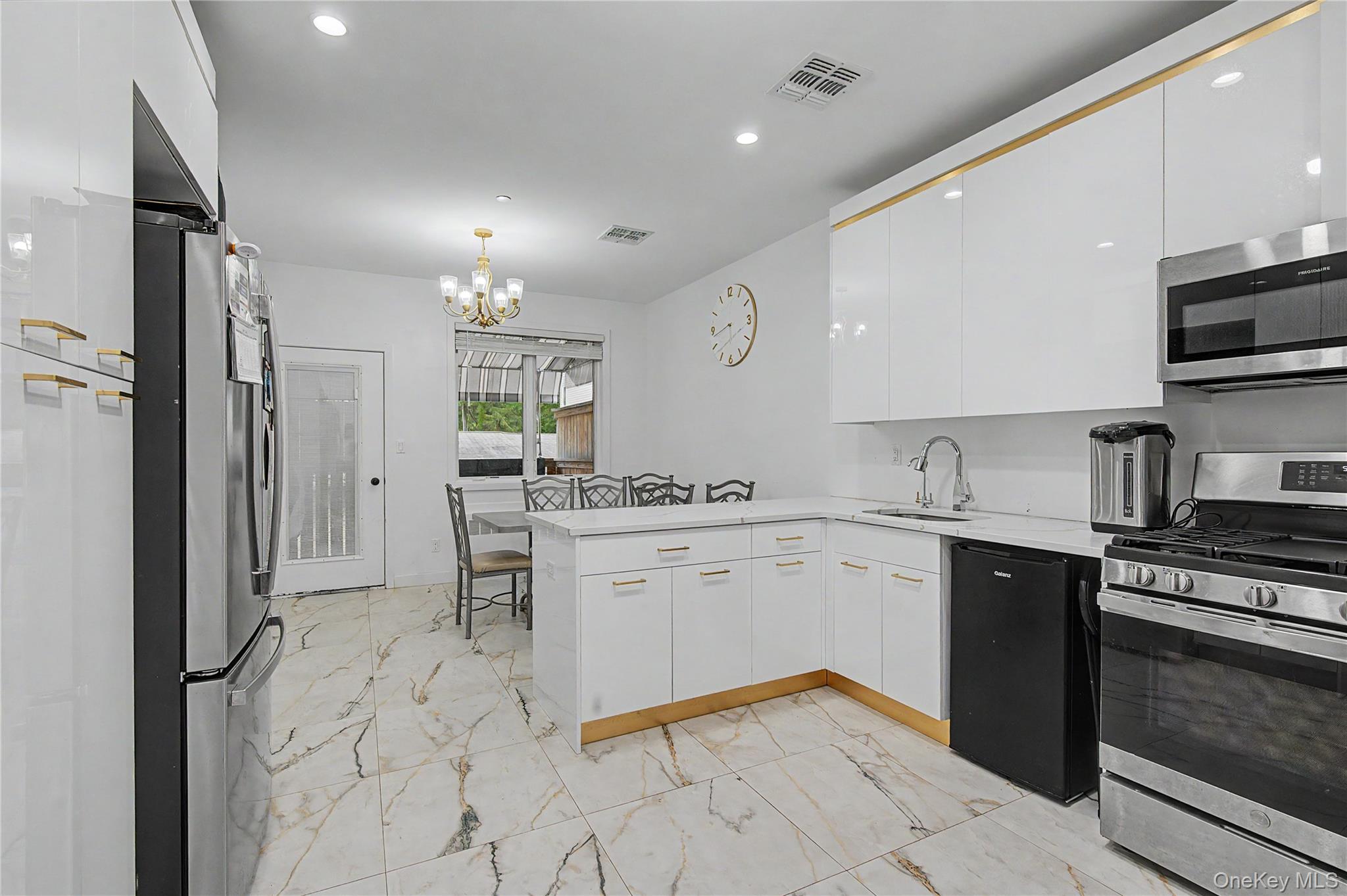 151 Blauvelt 214 Property Photo 6