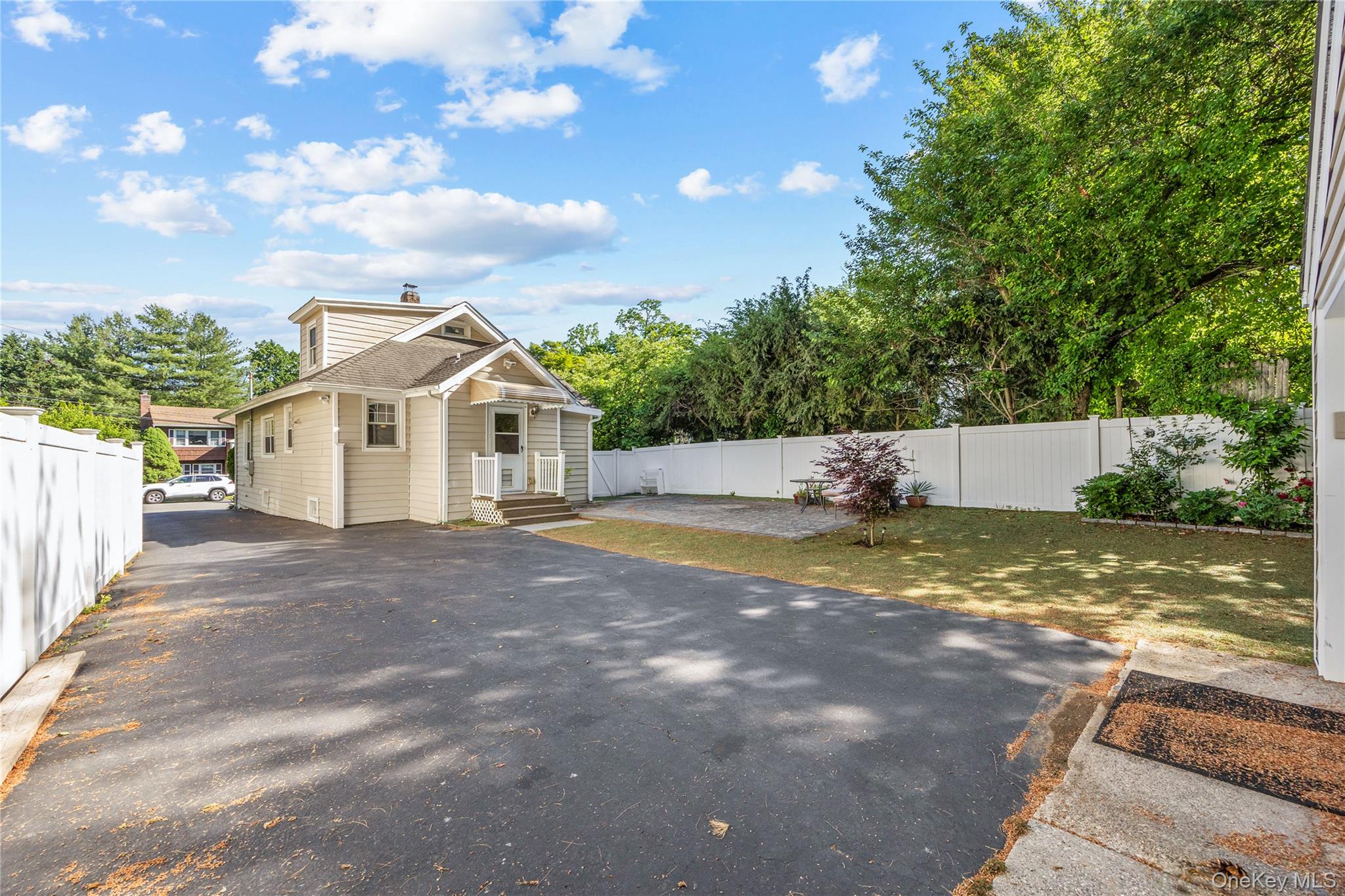 15 Pershing Avenue Property Photo 33