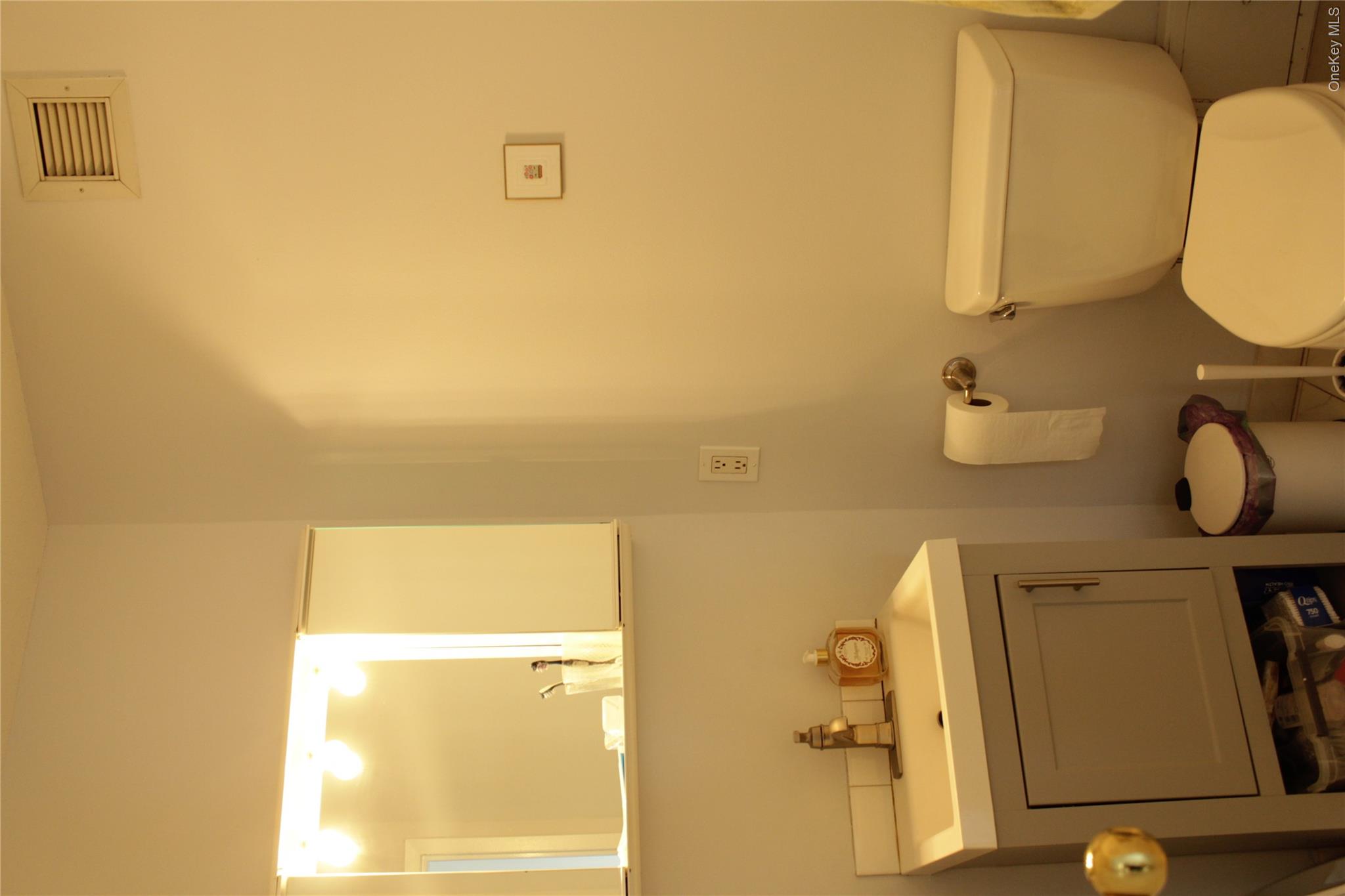 4 Martine Avenue 905 Property Photo 11