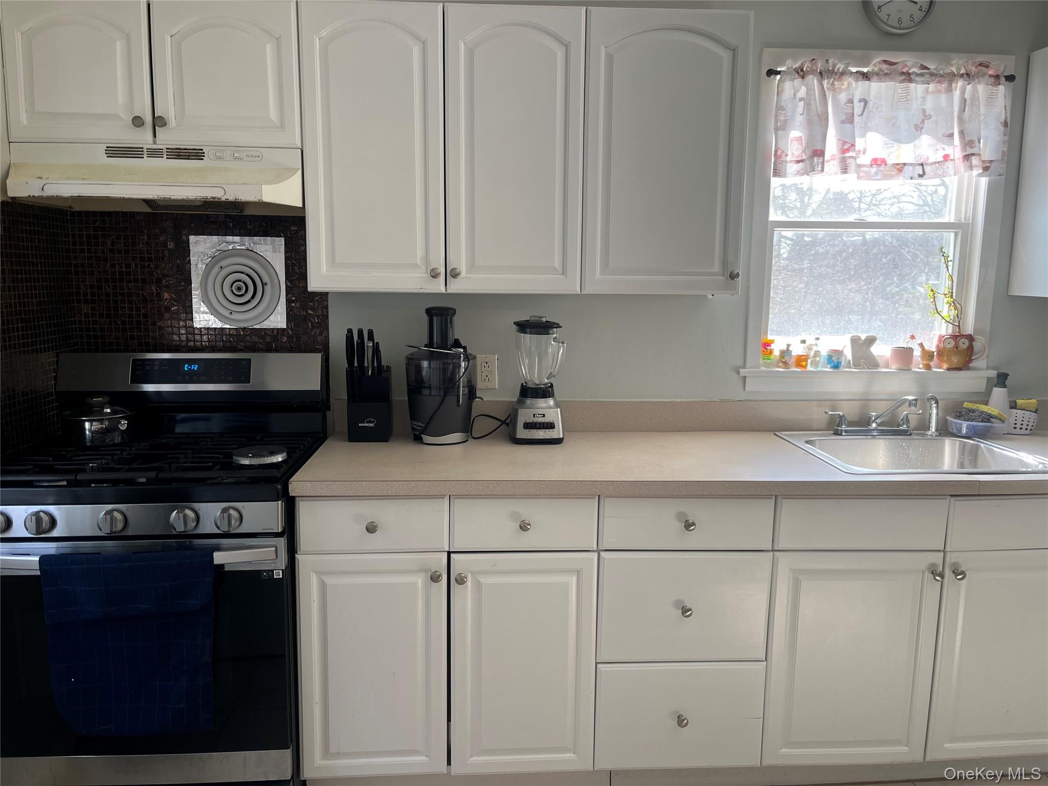43 2nd Avenue Property Photo 3