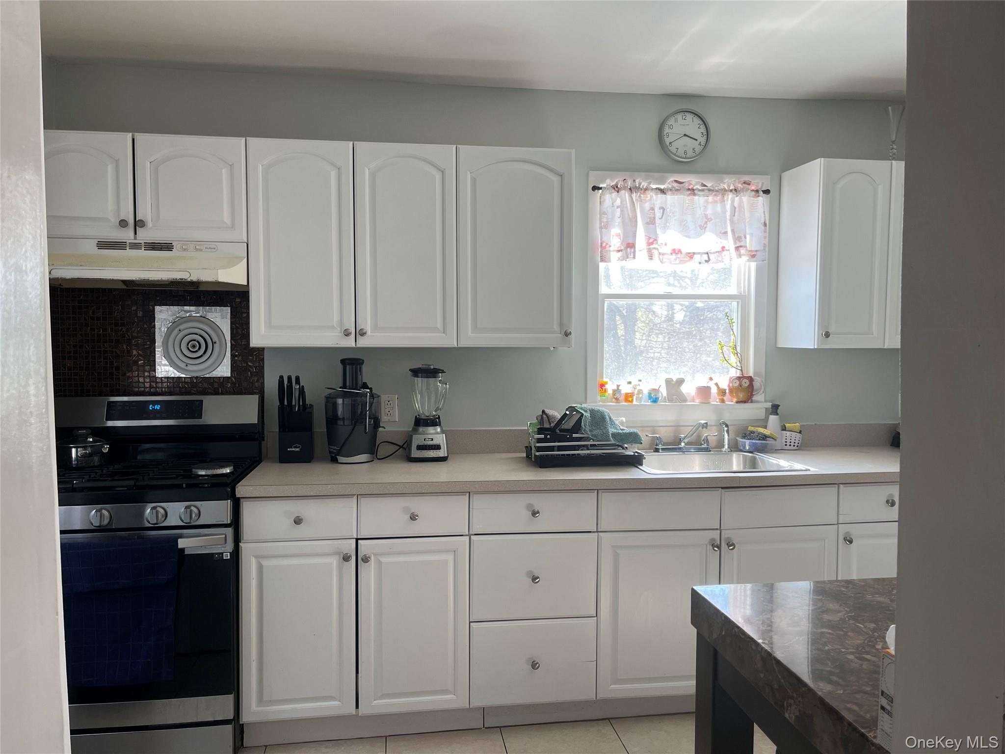 43 2nd Avenue Property Photo 4