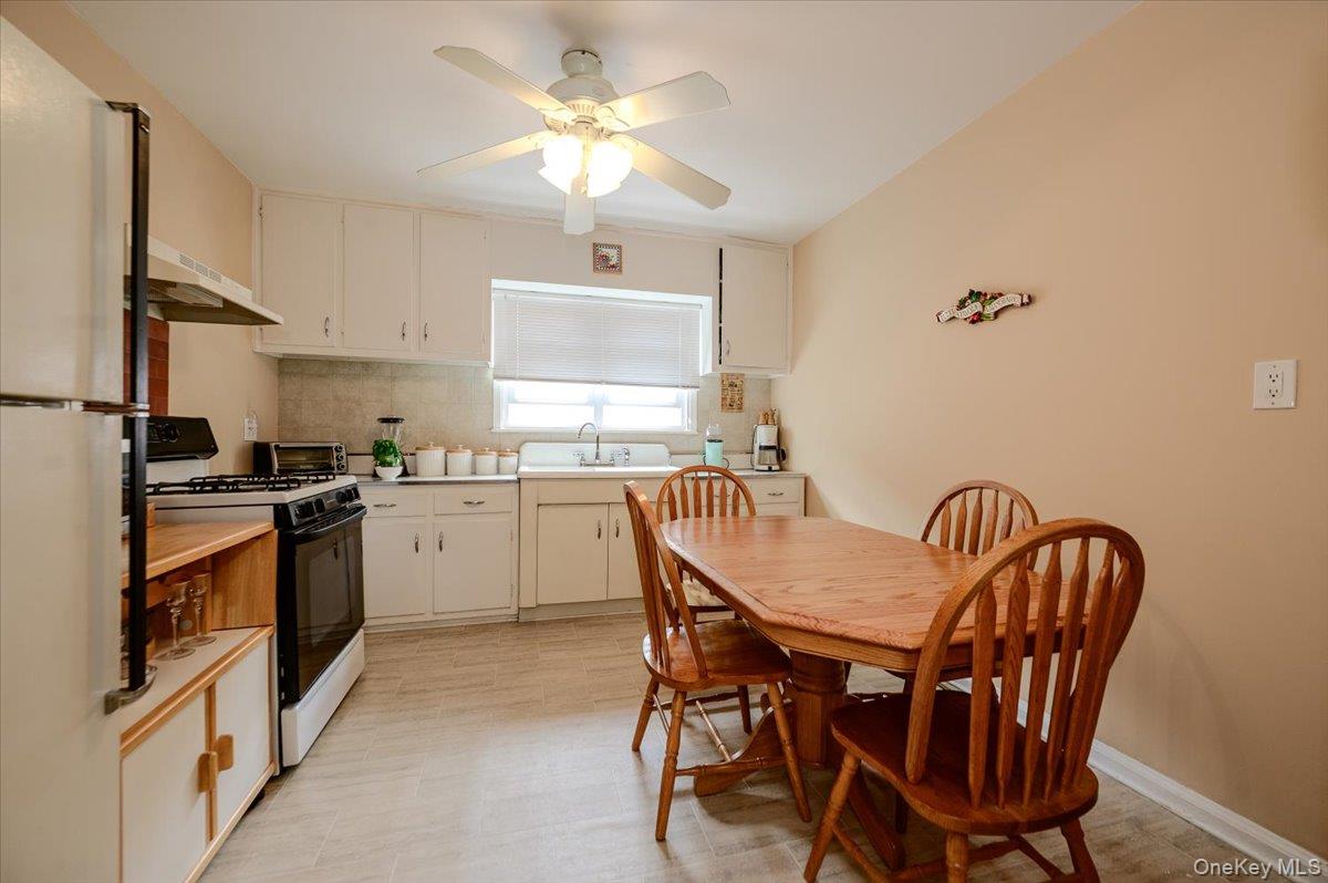 3061 Lasalle Avenue Property Photo 6