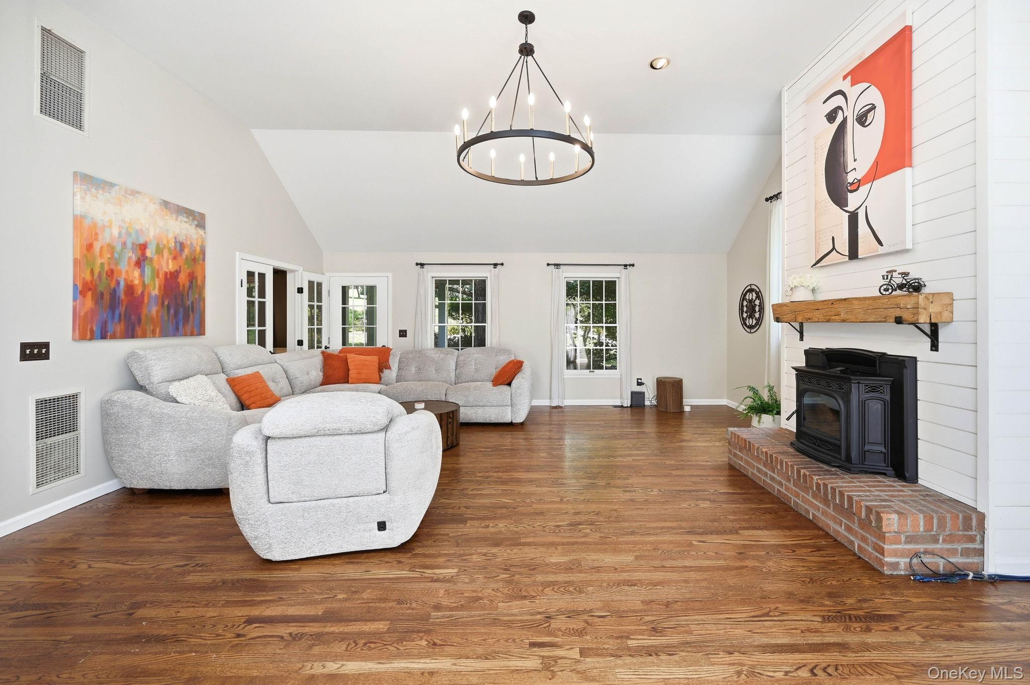 8 Sills Court Property Photo 10