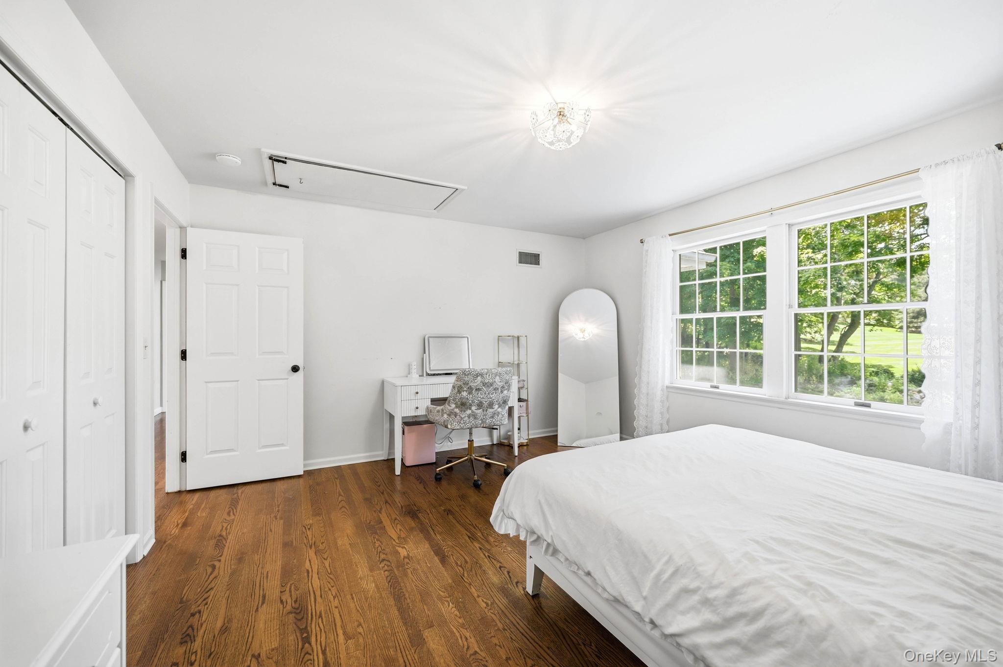 8 Sills Court Property Photo 18