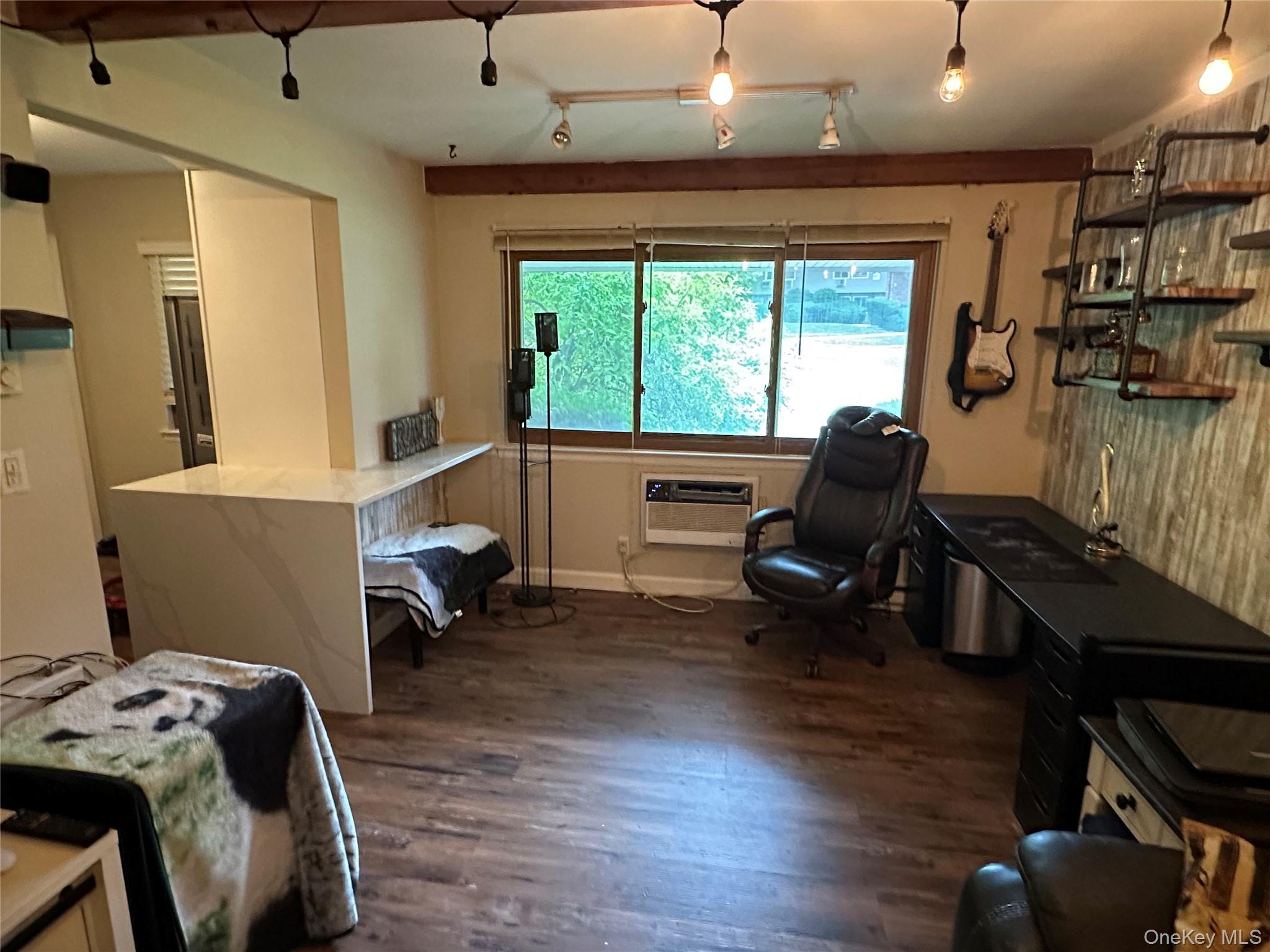 1613 Old Country Road Property Photo 11
