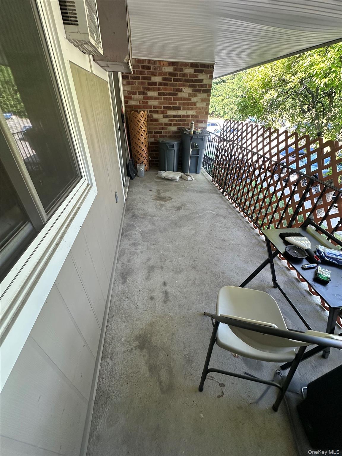 1613 Old Country Road Property Photo 14