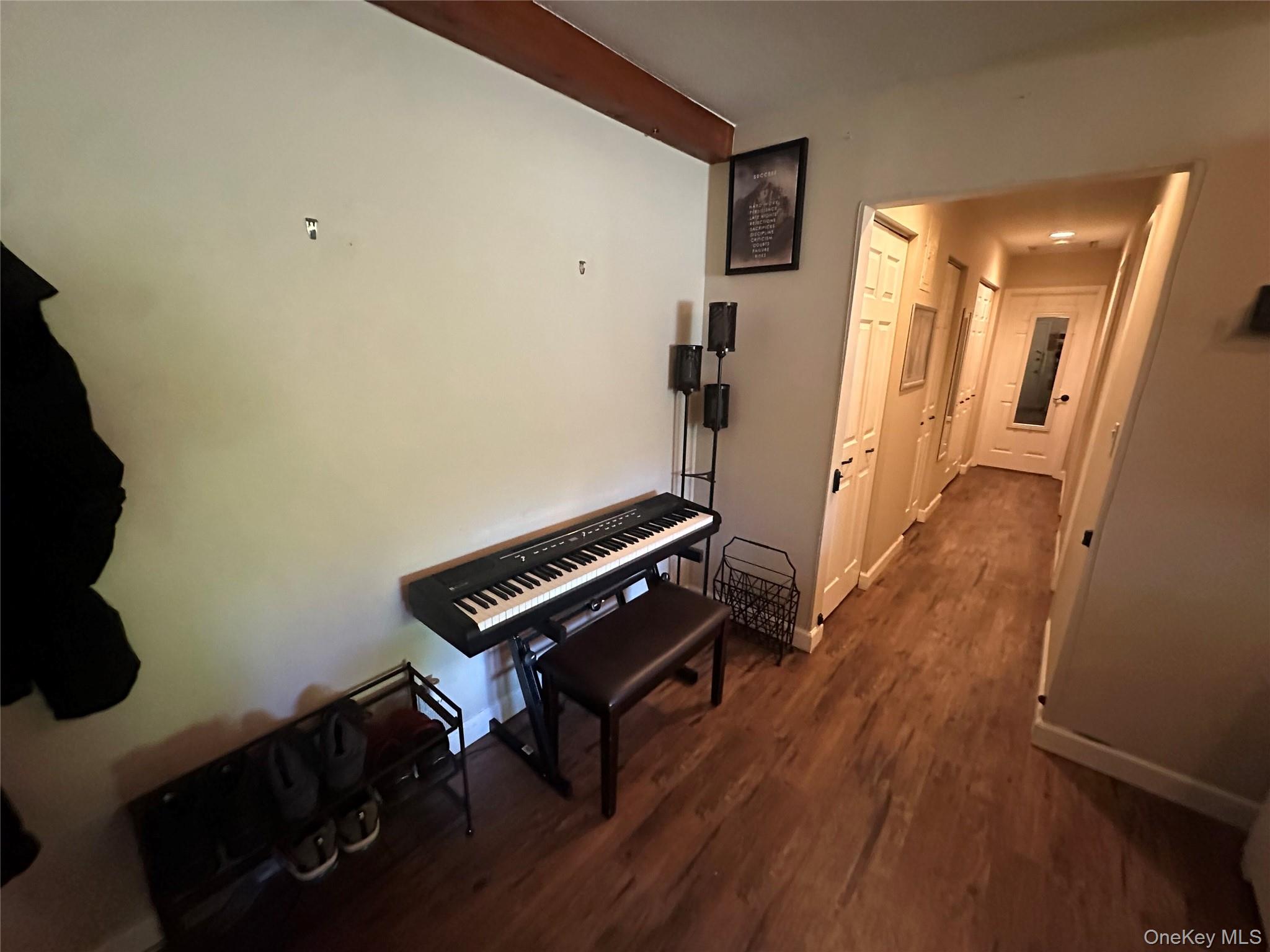 1613 Old Country Road Property Photo 15