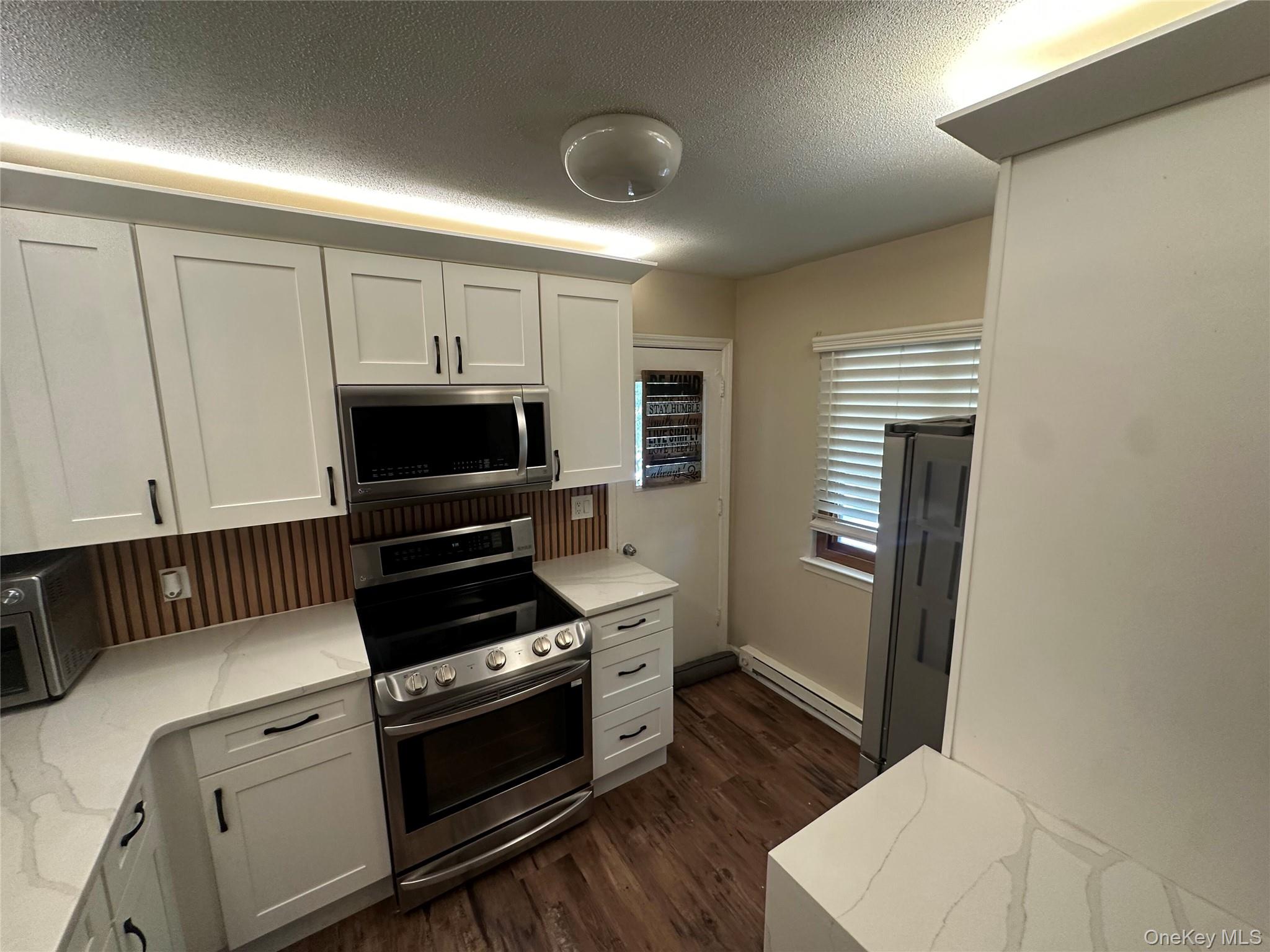 1613 Old Country Road Property Photo 17