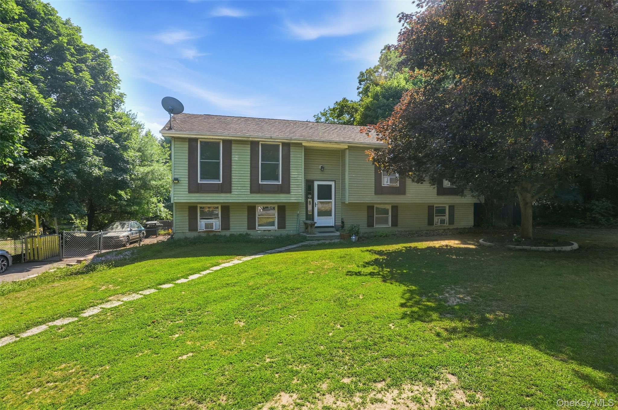 4 Riverside Drive Property Photo 1