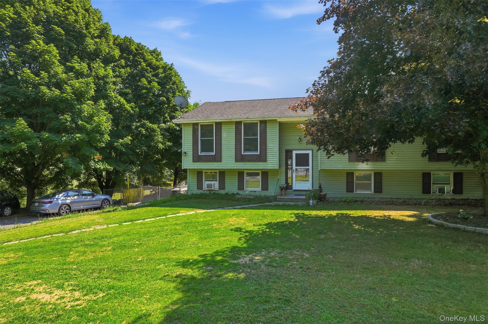4 Riverside Drive Property Photo 2