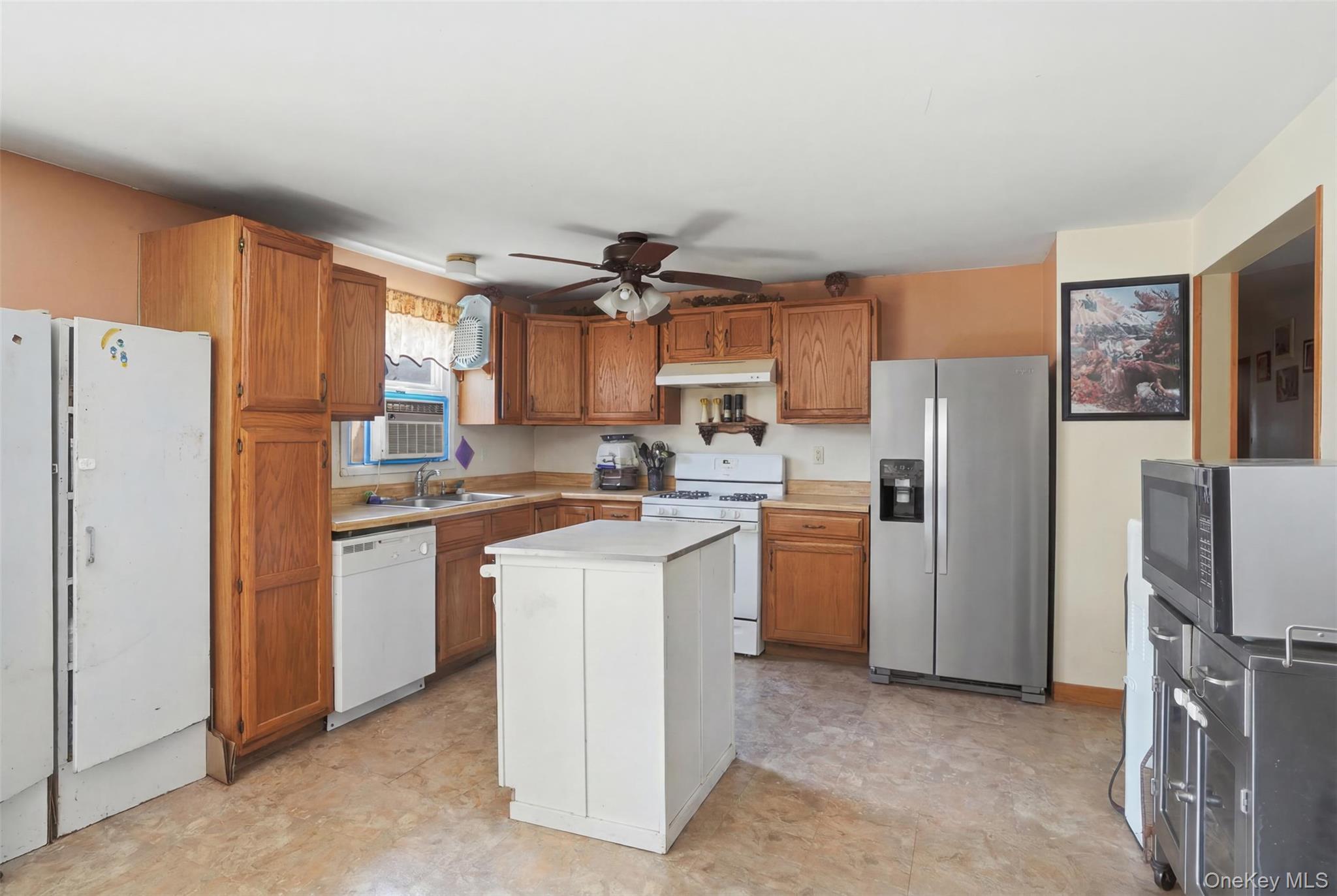 4 Riverside Drive Property Photo 14