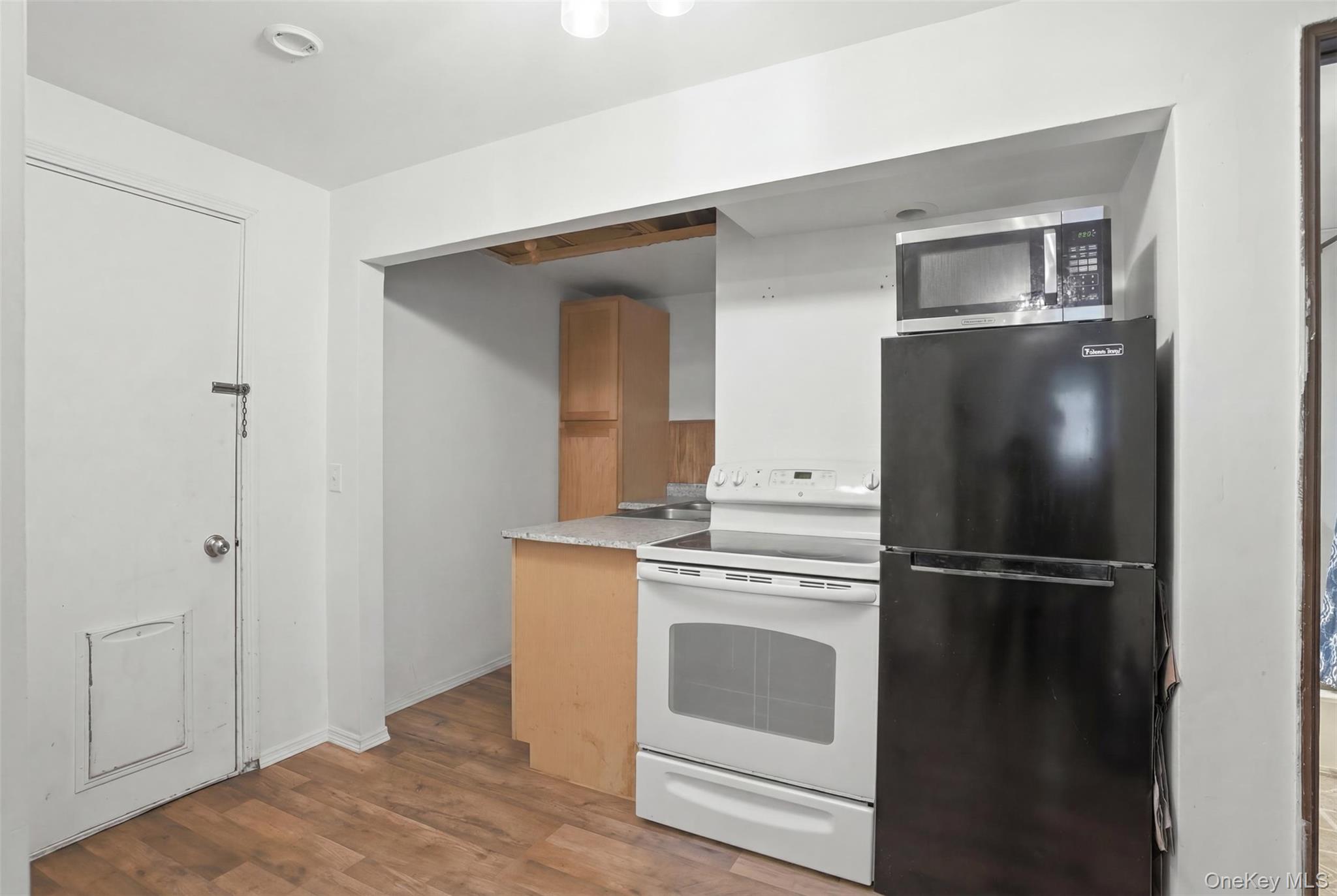 4 Riverside Drive Property Photo 27