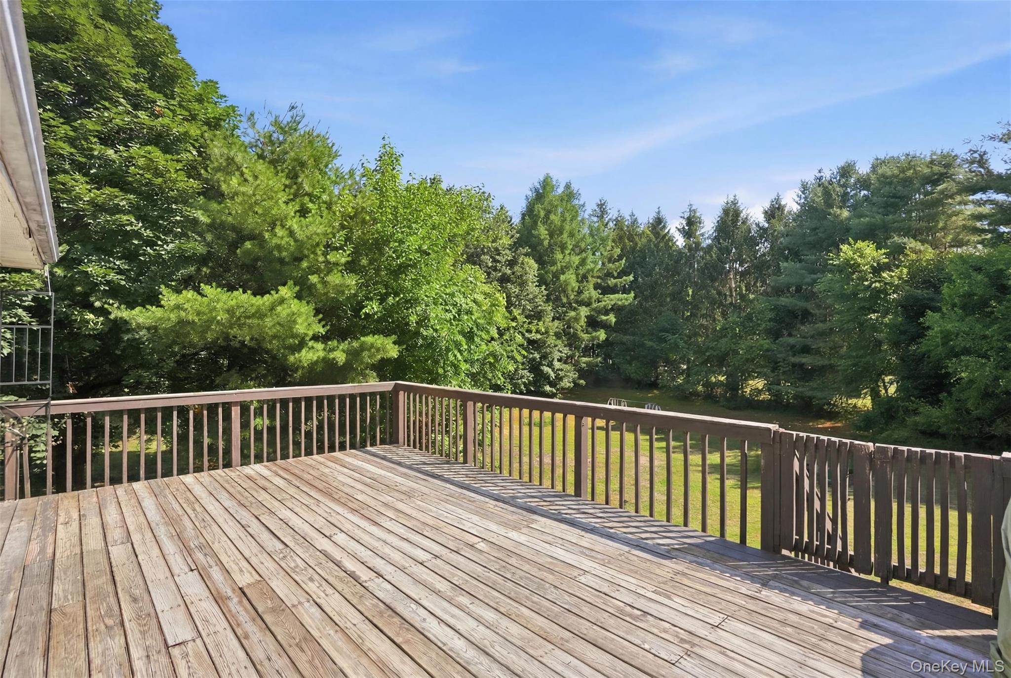 4 Riverside Drive Property Photo 36