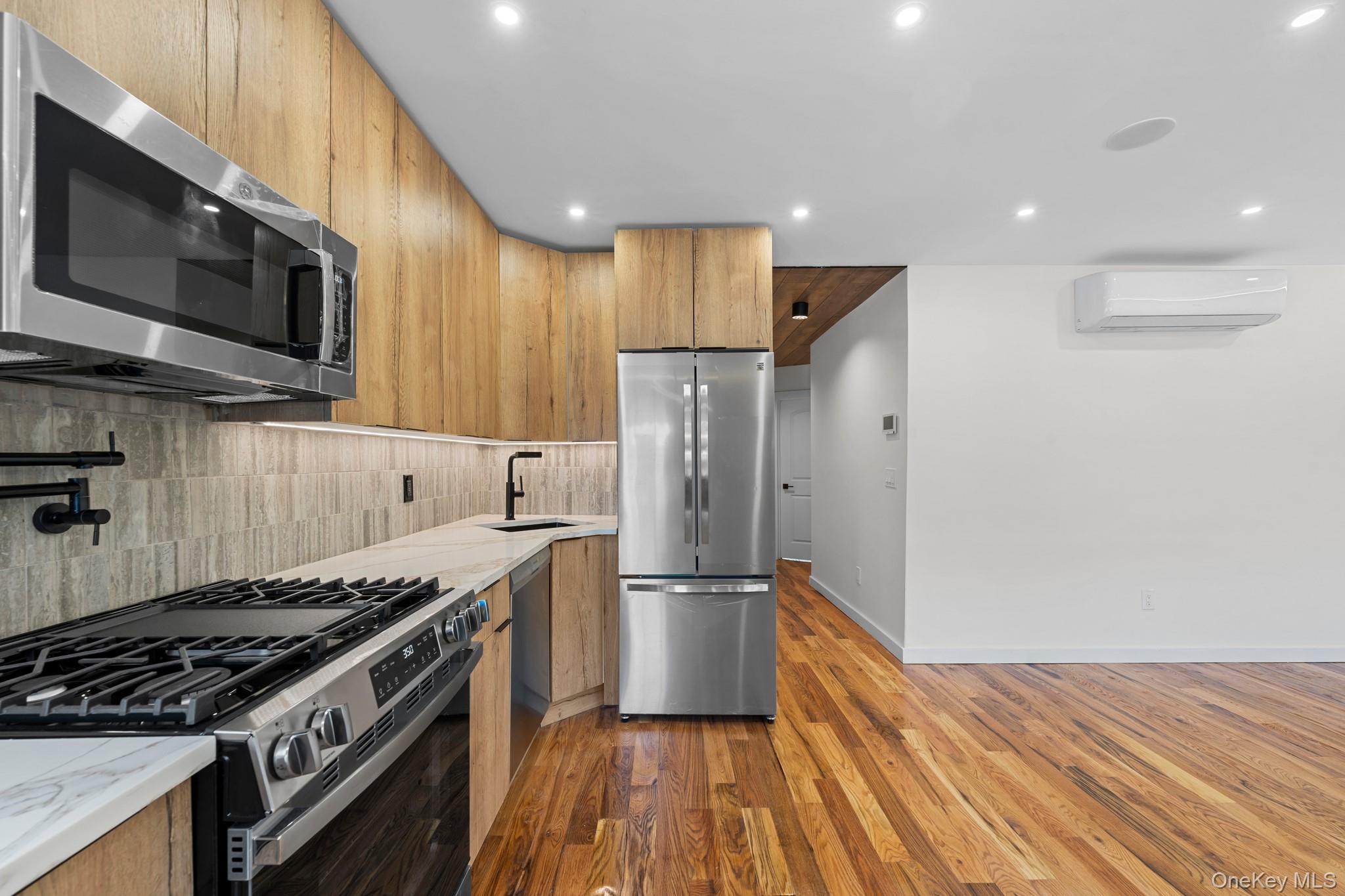 10224 Avenue K Property Photo 3