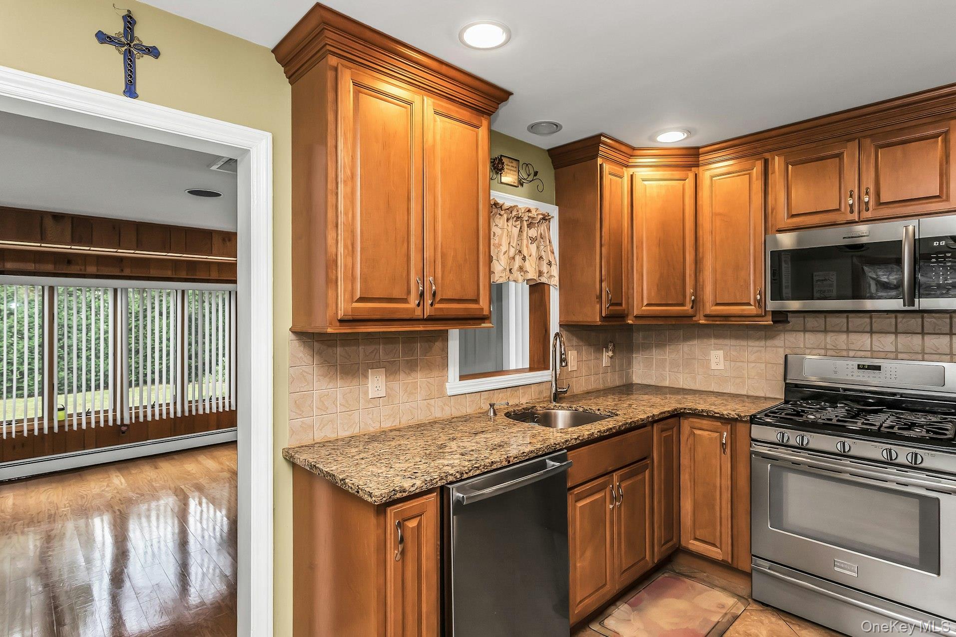 2782 Harvey Avenue Property Photo 4