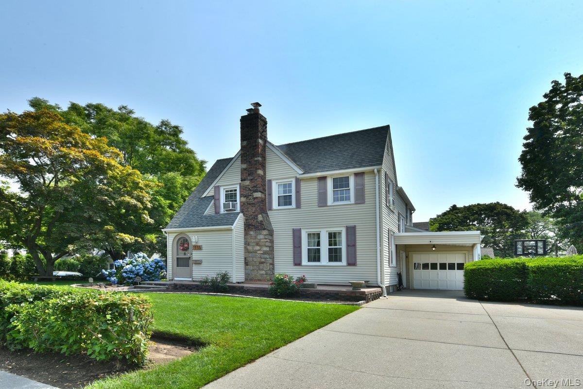 112 Cambridge Avenue Property Photo 1
