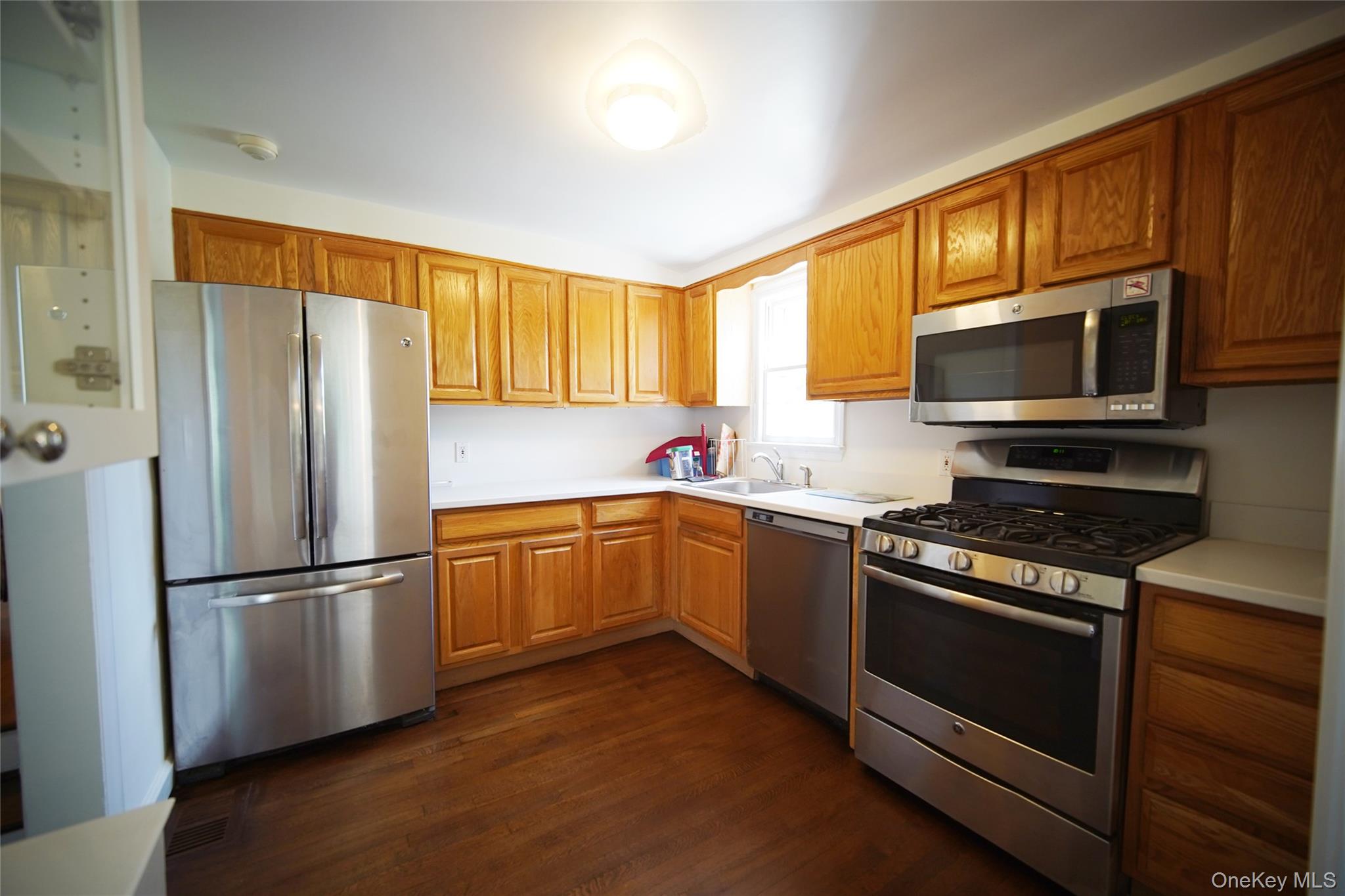 416 Ridgeway Property Photo 2