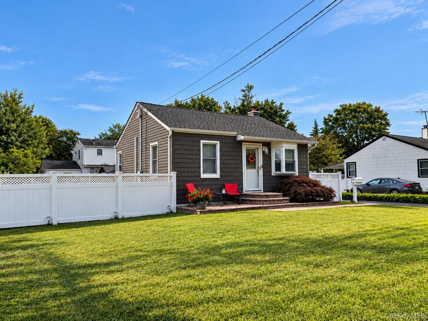 1467 4th Street Property Photo 2