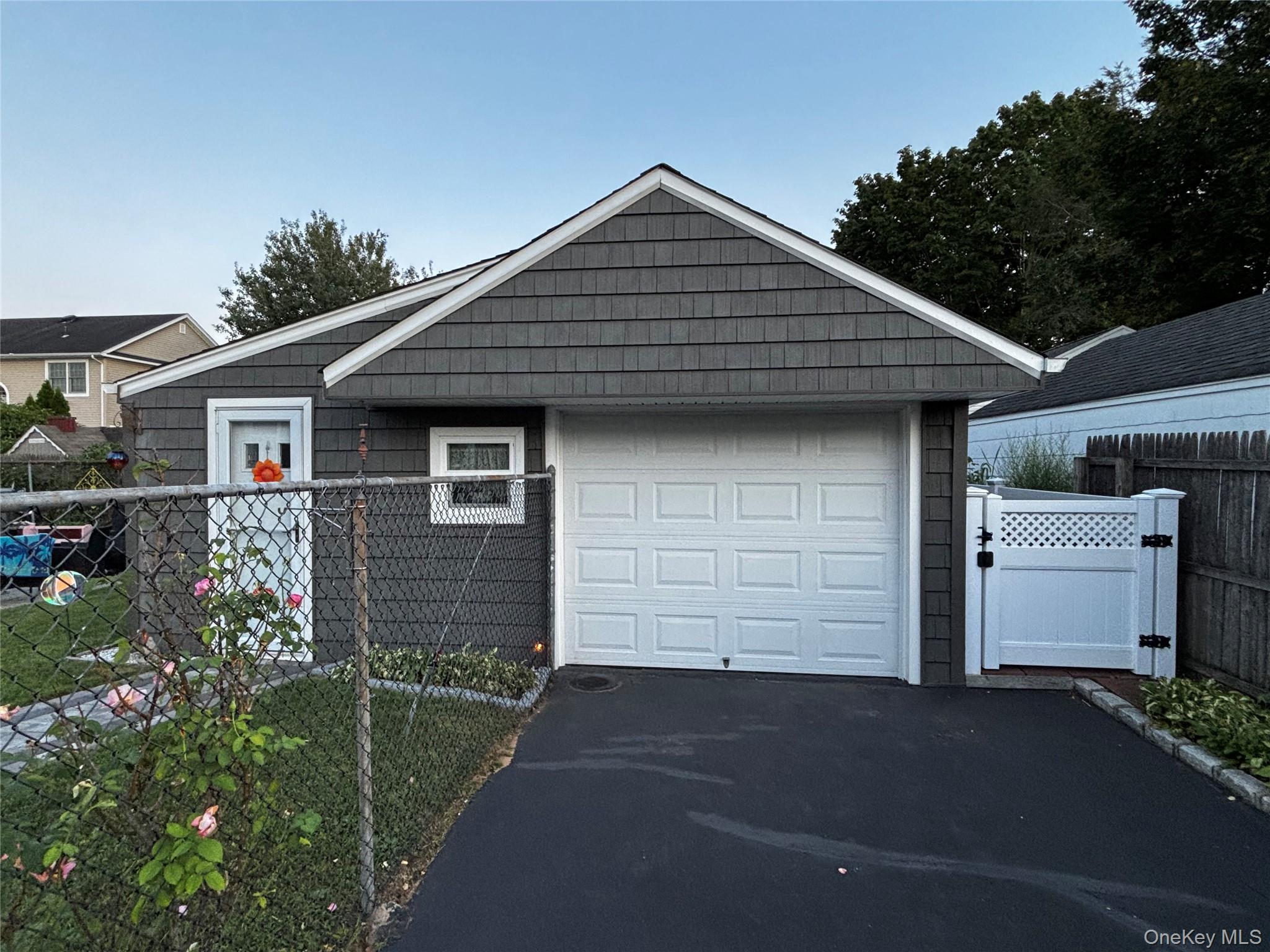 1467 4th Street Property Photo 6