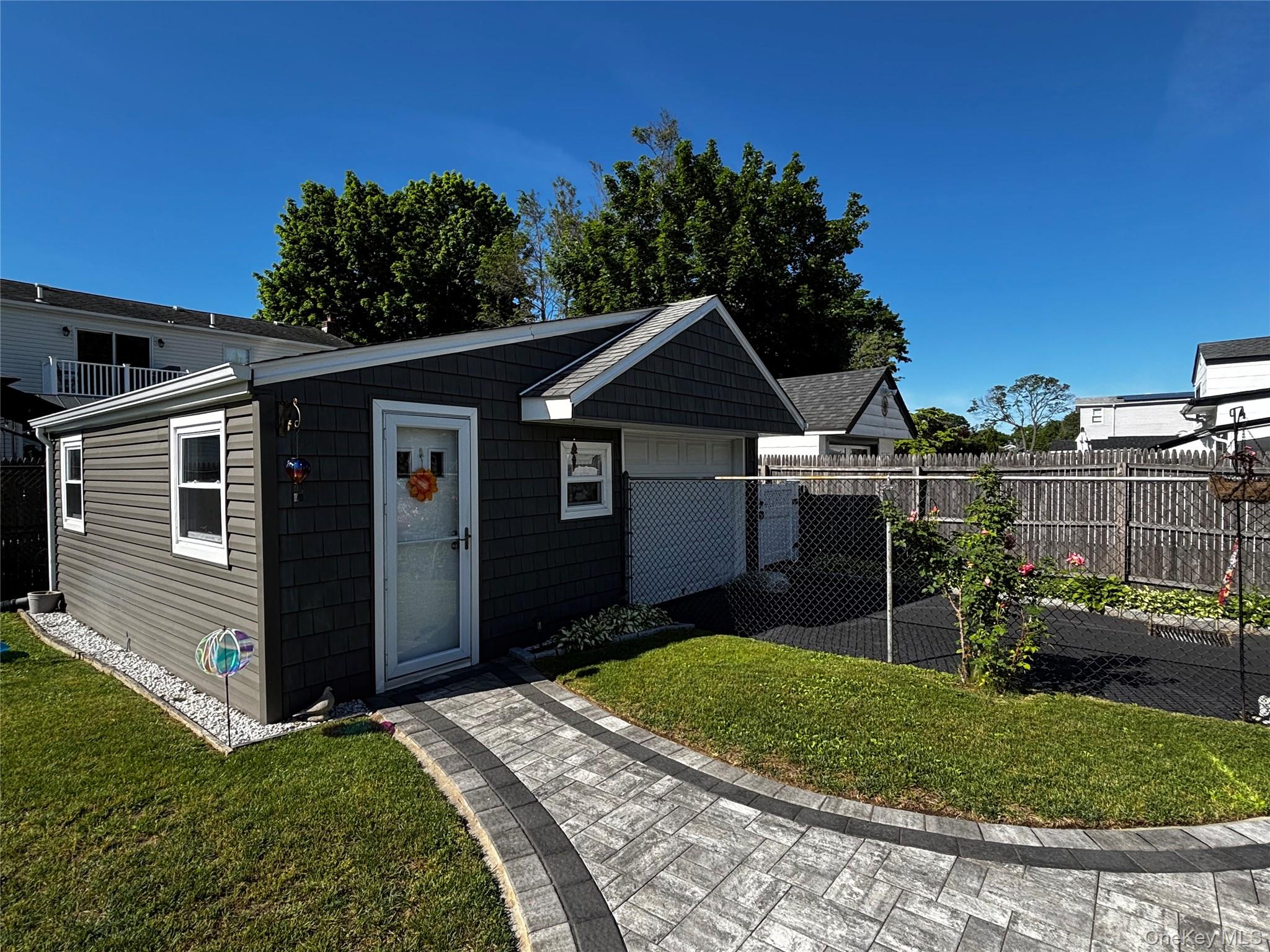 1467 4th Street Property Photo 7