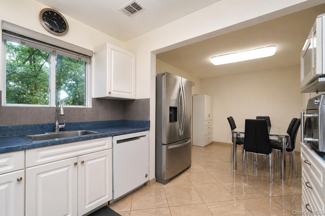 64 Amanda Court Property Photo 15