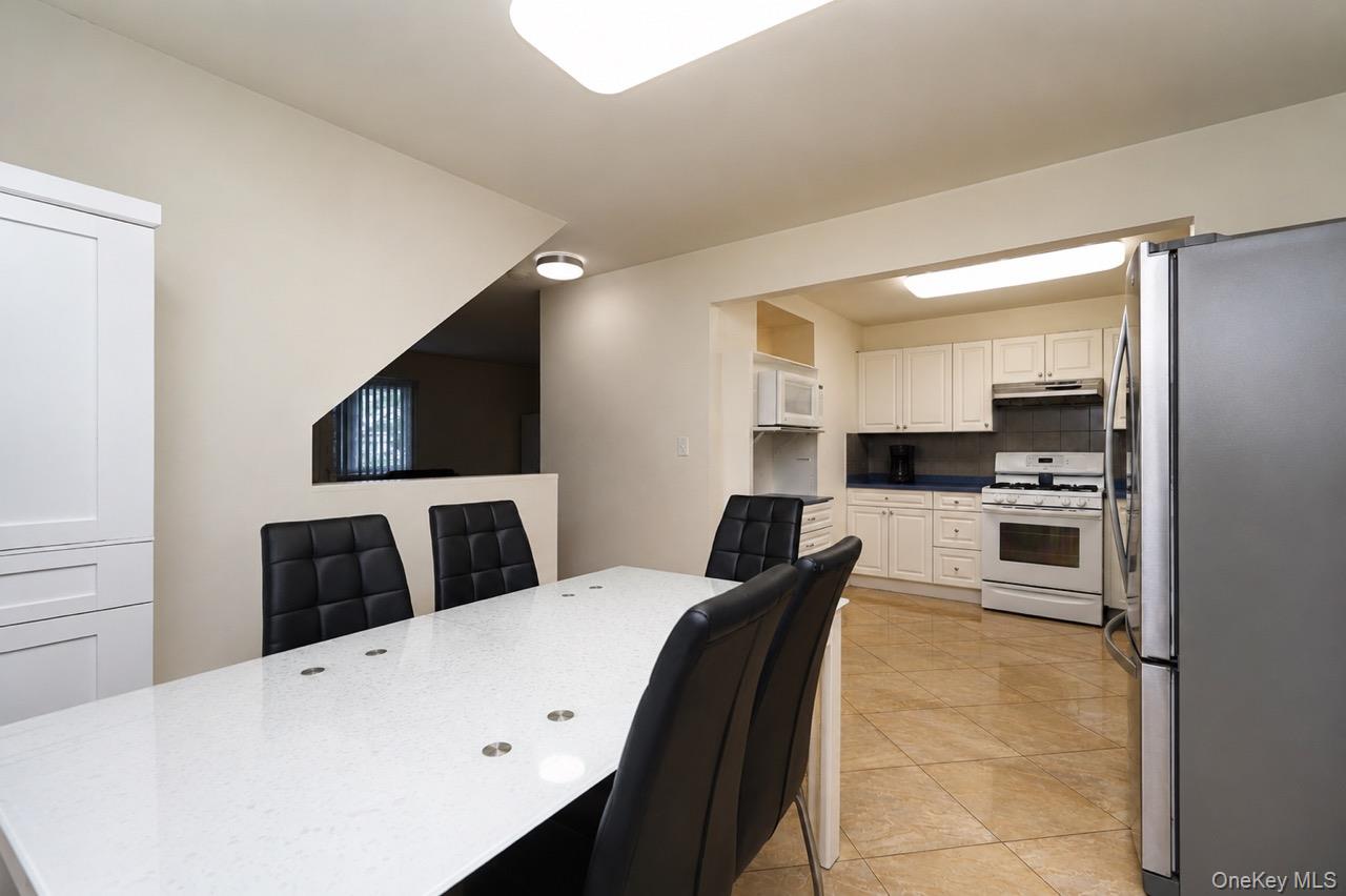 64 Amanda Court Property Photo 20