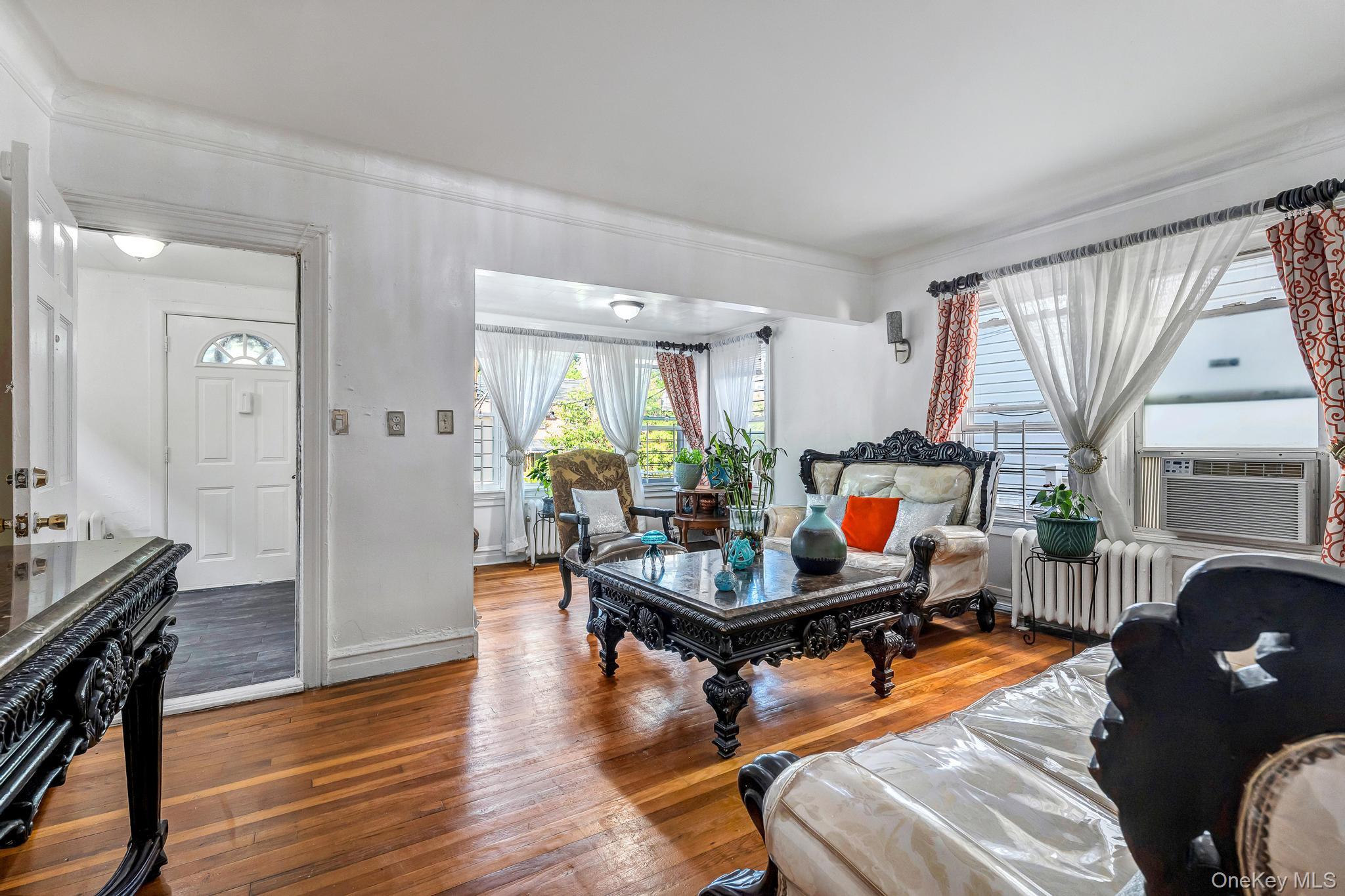 1651 Hering Avenue Property Photo 10